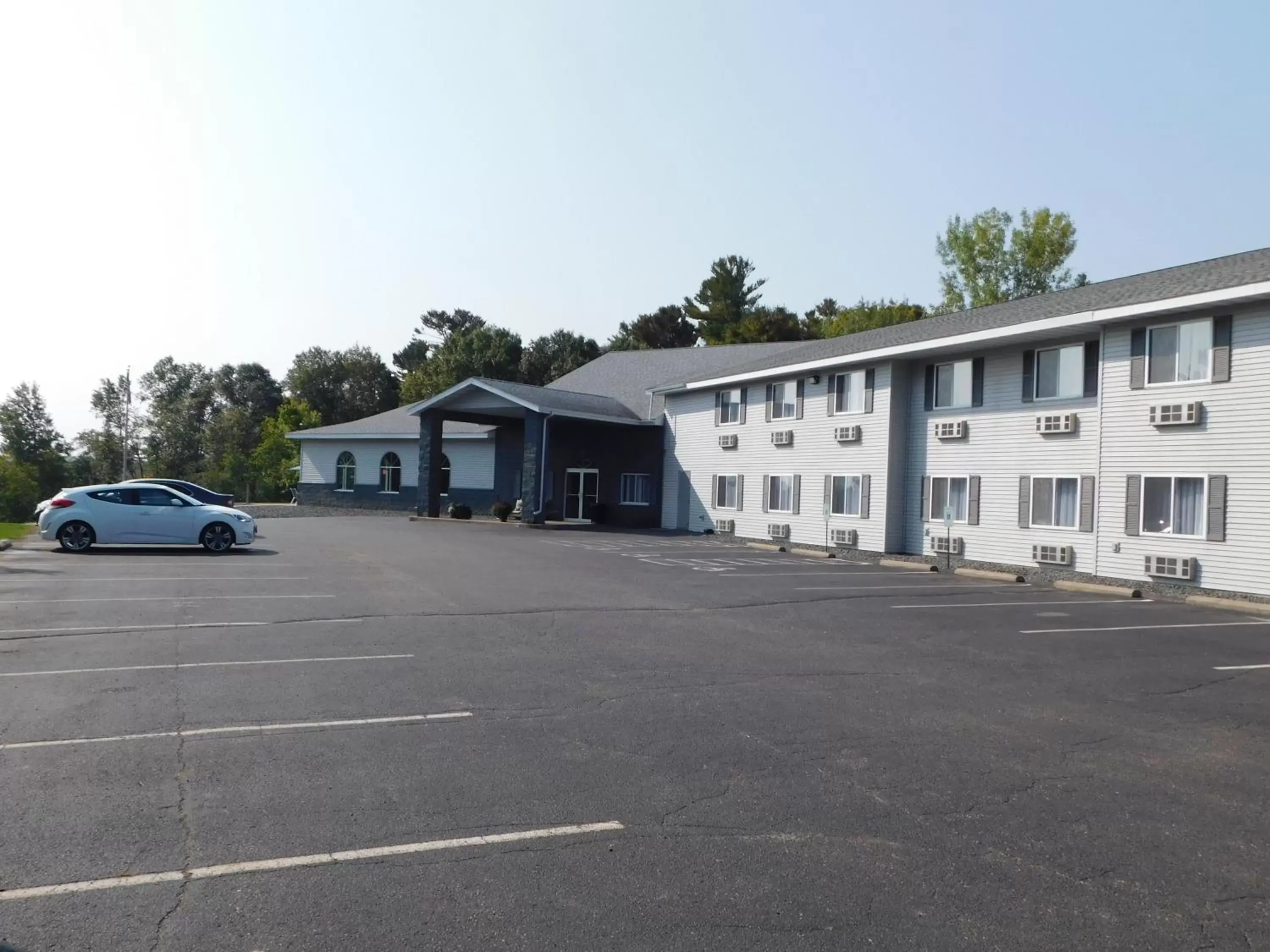 Facade/entrance, Property Building in Northwoods Best Inn - Chetek