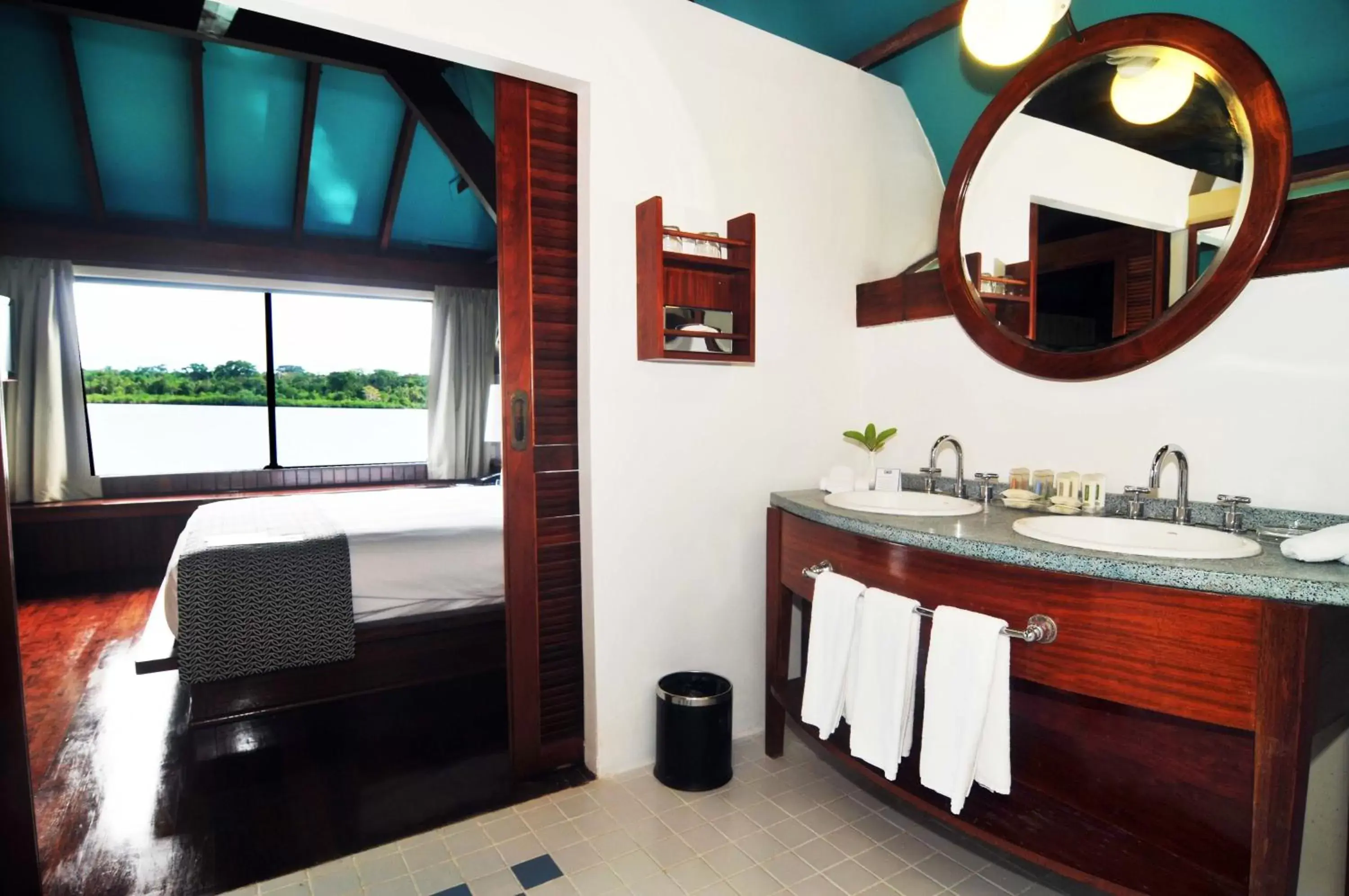 Photo of the whole room, Bathroom in Holiday Inn Resort Vanuatu, an IHG Hotel