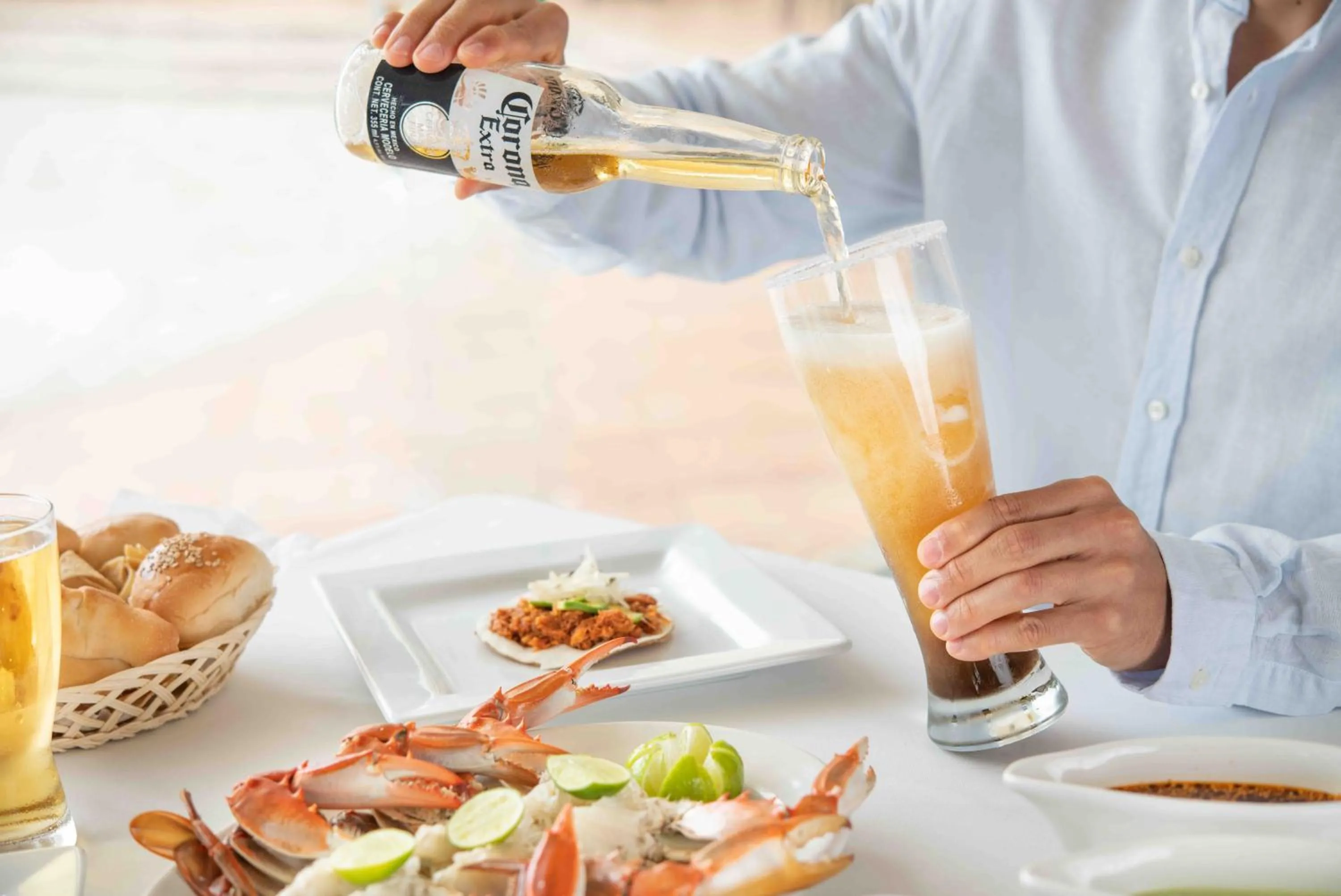 Food and drinks in Hotel Arenas del Mar Resort
