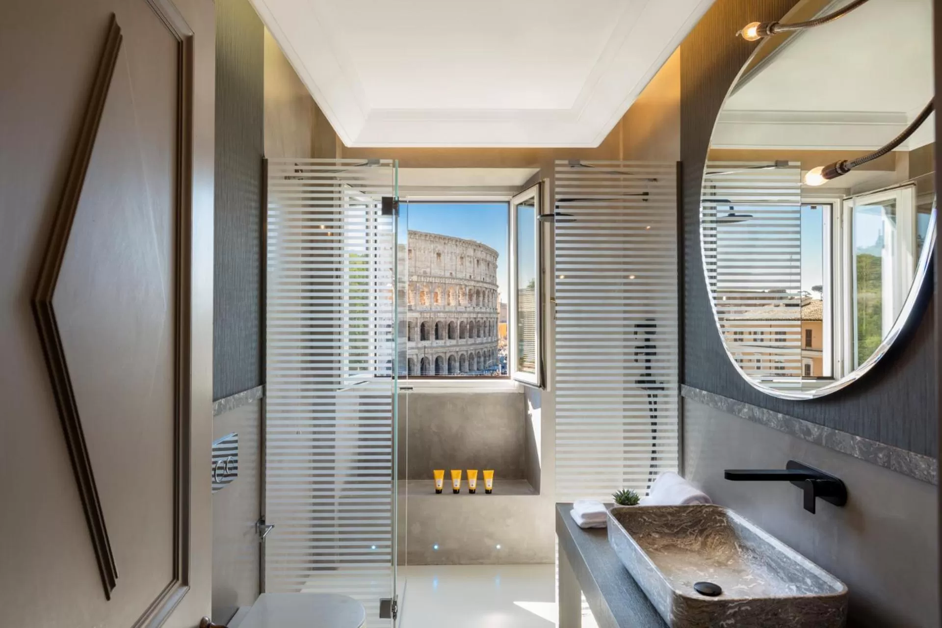 Bathroom in Hotel Palazzo Manfredi – Small Luxury Hotels of the World