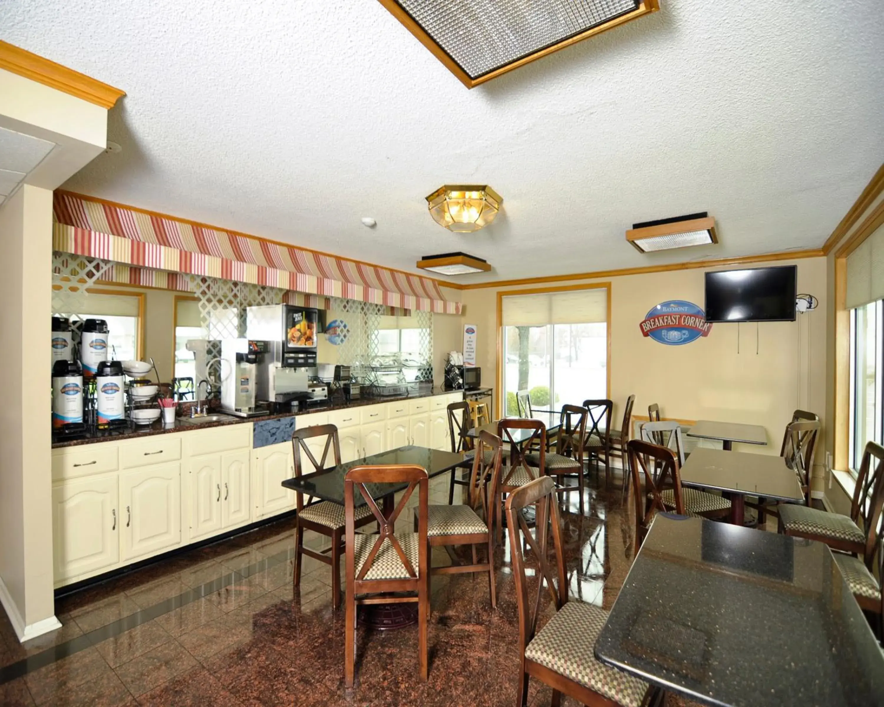 Continental breakfast, Restaurant/Places to Eat in Baymont by Wyndham Sandusky