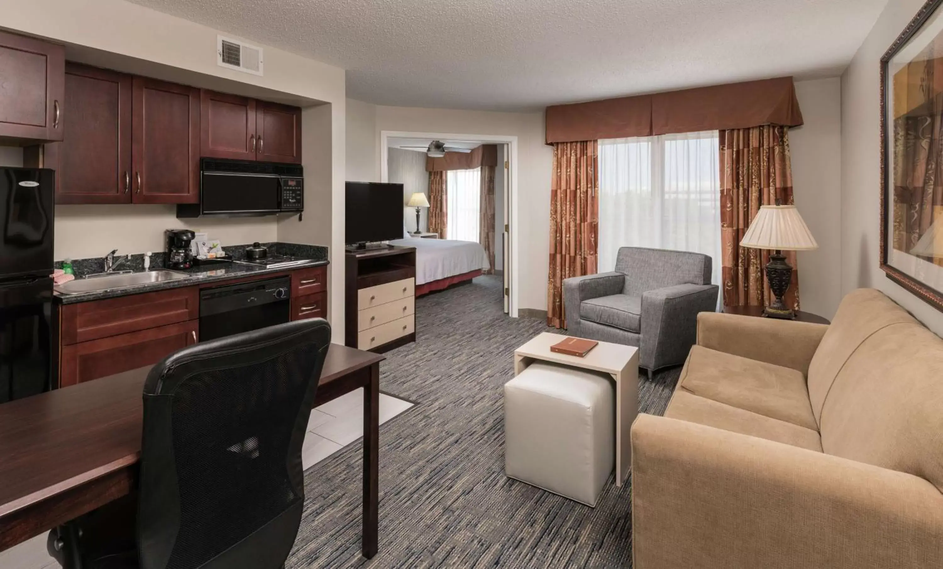 Bedroom, Seating Area in Homewood Suites by Hilton Chicago - Schaumburg