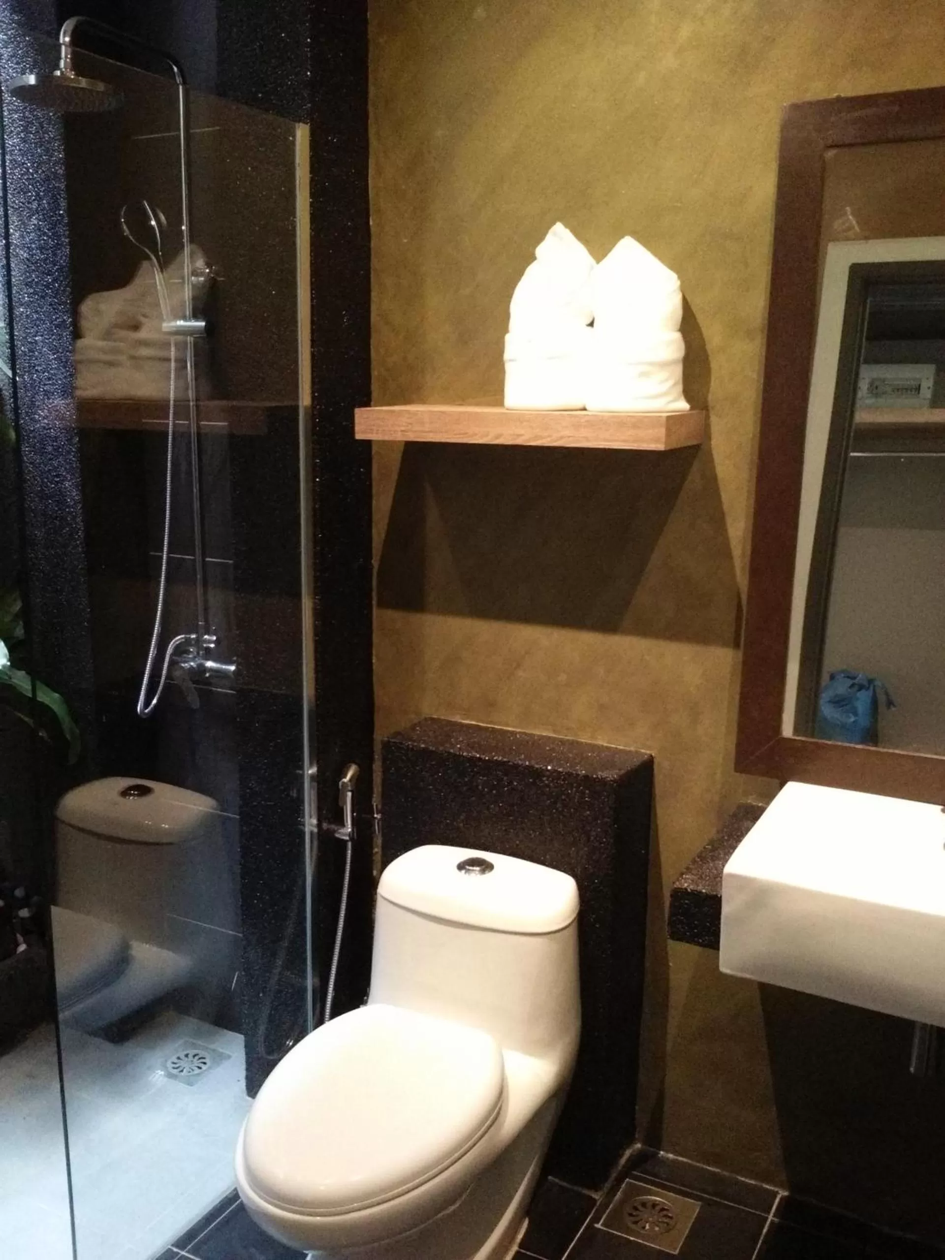 Shower in Royale Chenang Resort