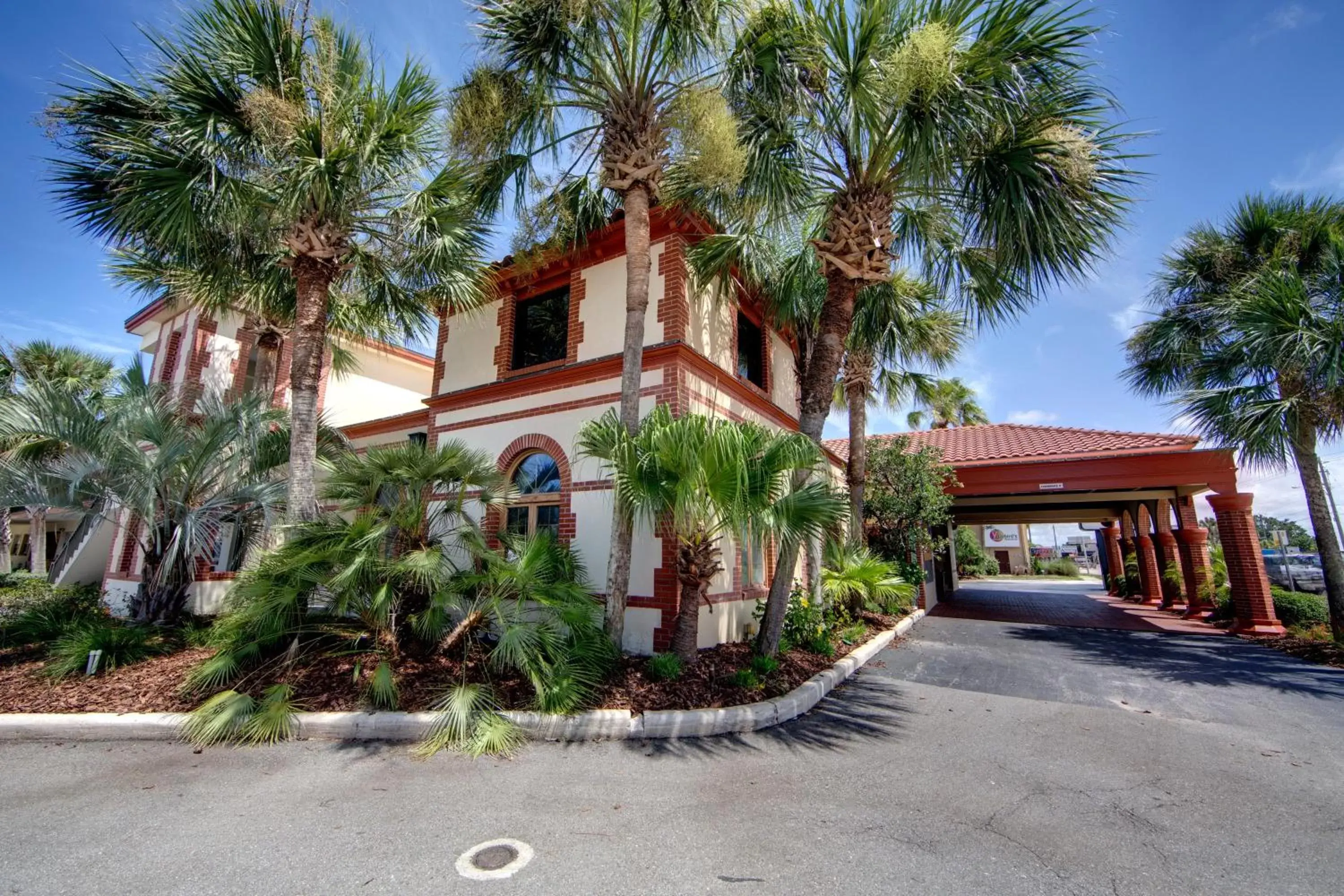 Facade/entrance, Property Building in The Flagler Inn - Saint Augustine