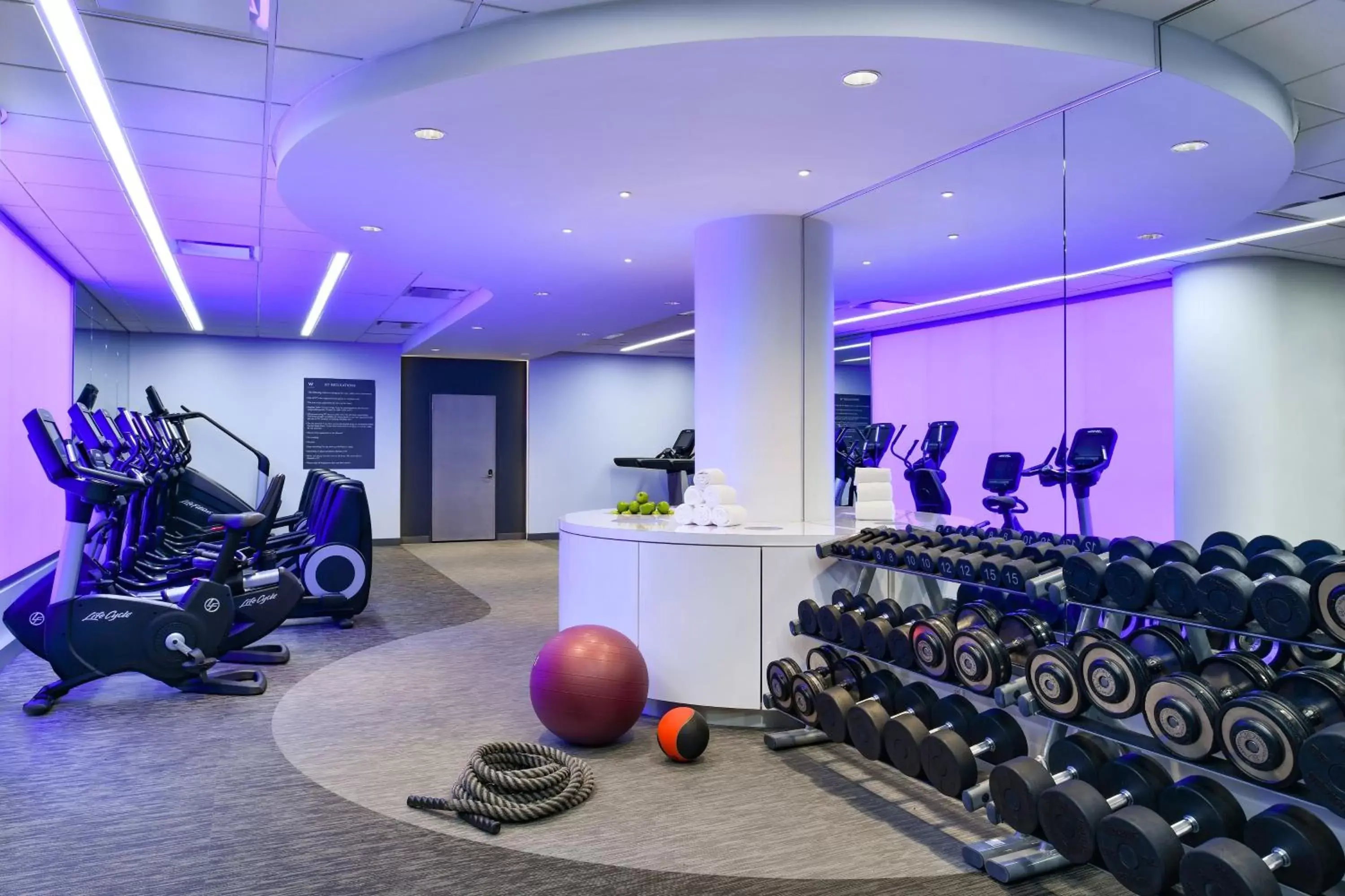 Area and facilities, Fitness Center/Facilities in W Boston