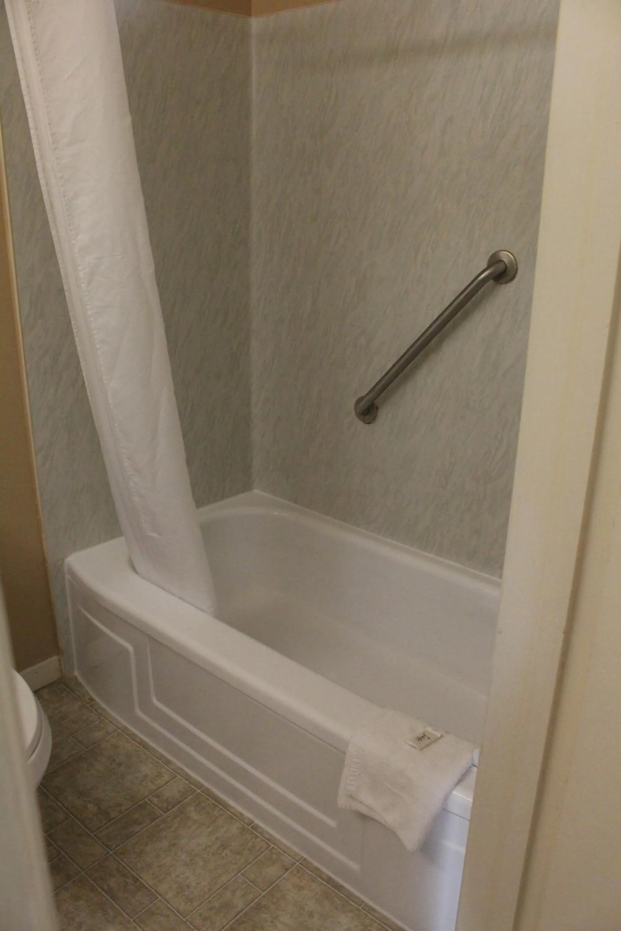 Bathroom in Colonial Resort-1000Islands