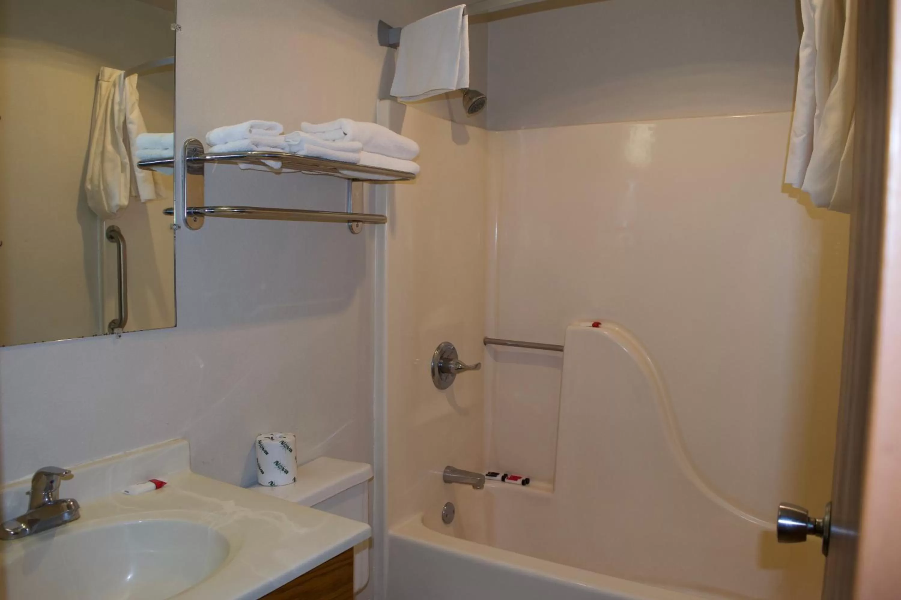 Bathroom in AmeriVu Inn and Suites Shawano WI