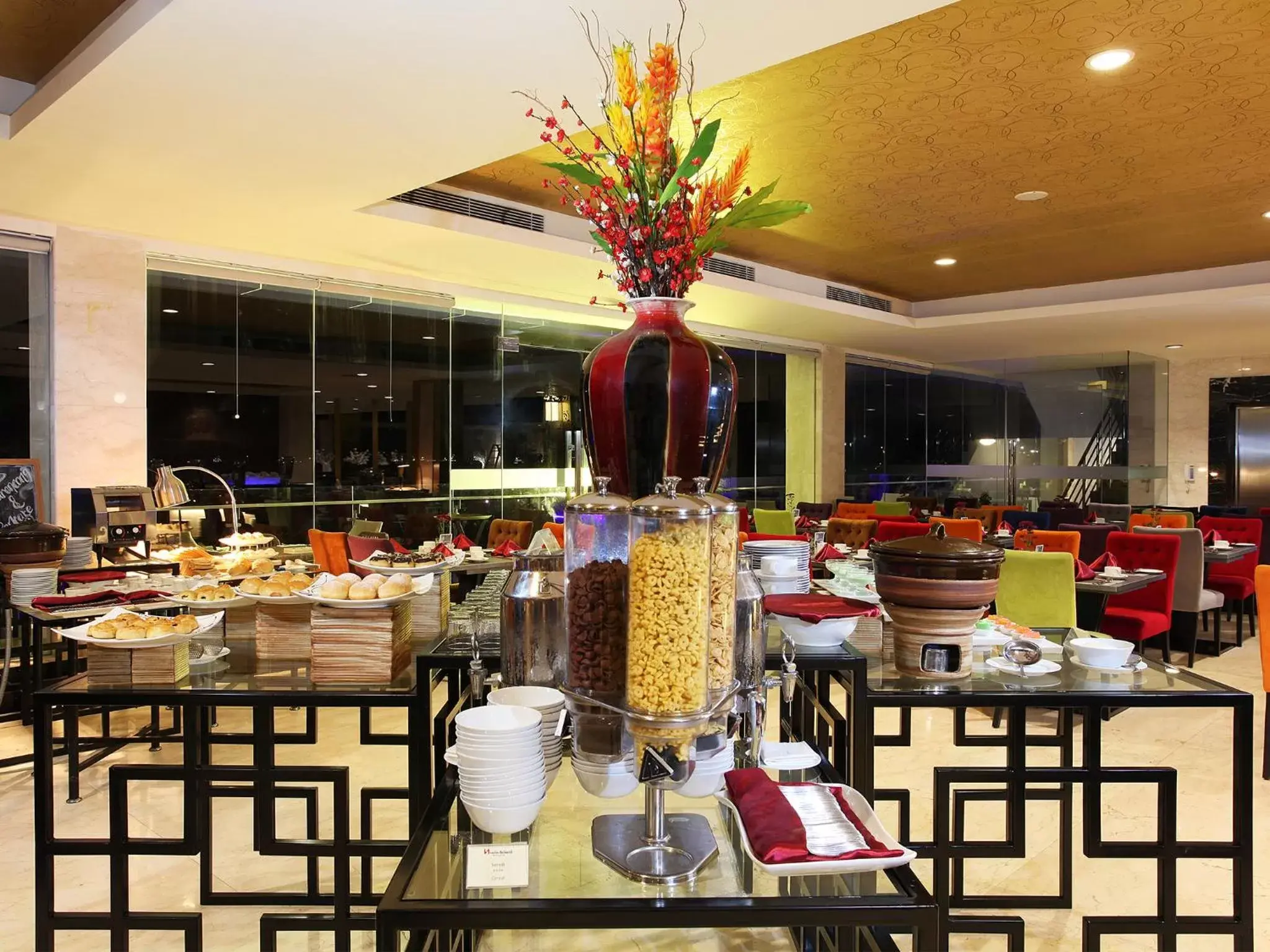 Buffet breakfast, Restaurant/Places to Eat in Swiss-Belhotel Makassar