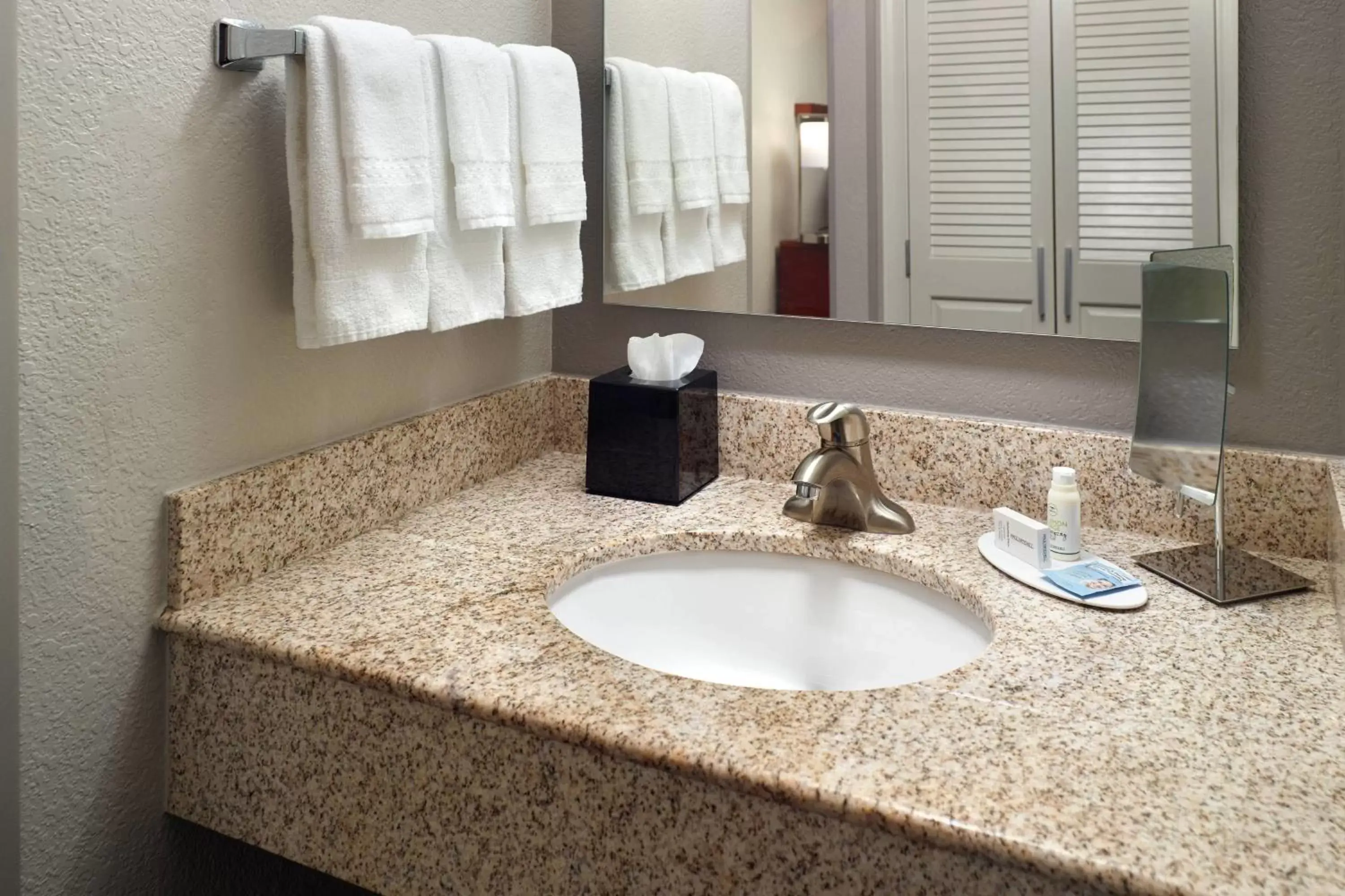 Bathroom in Courtyard by Marriott Macon