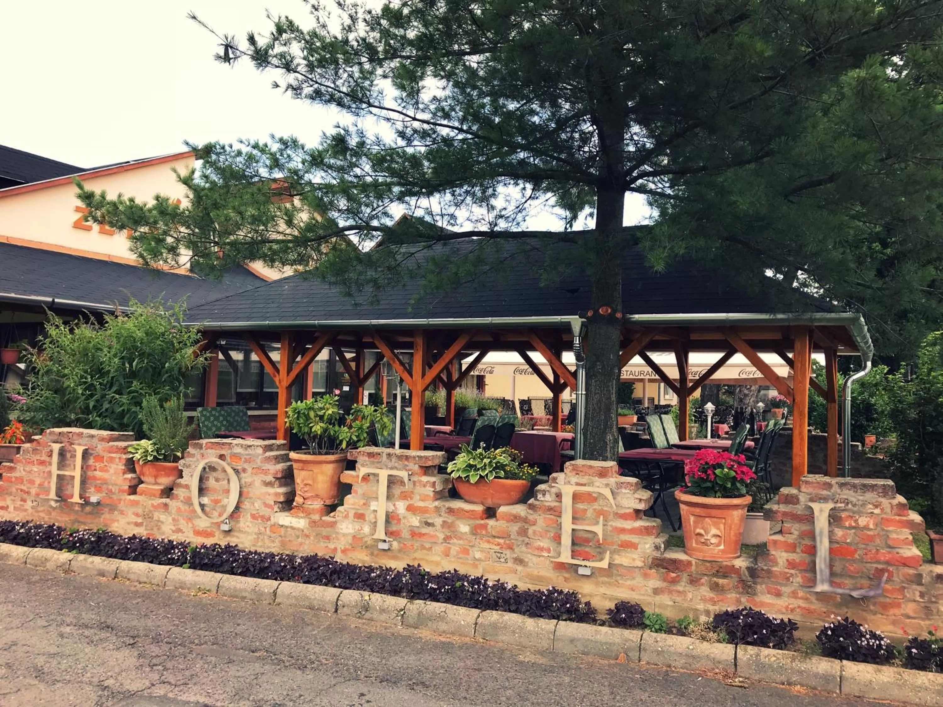 Property building in Hotel Zéta