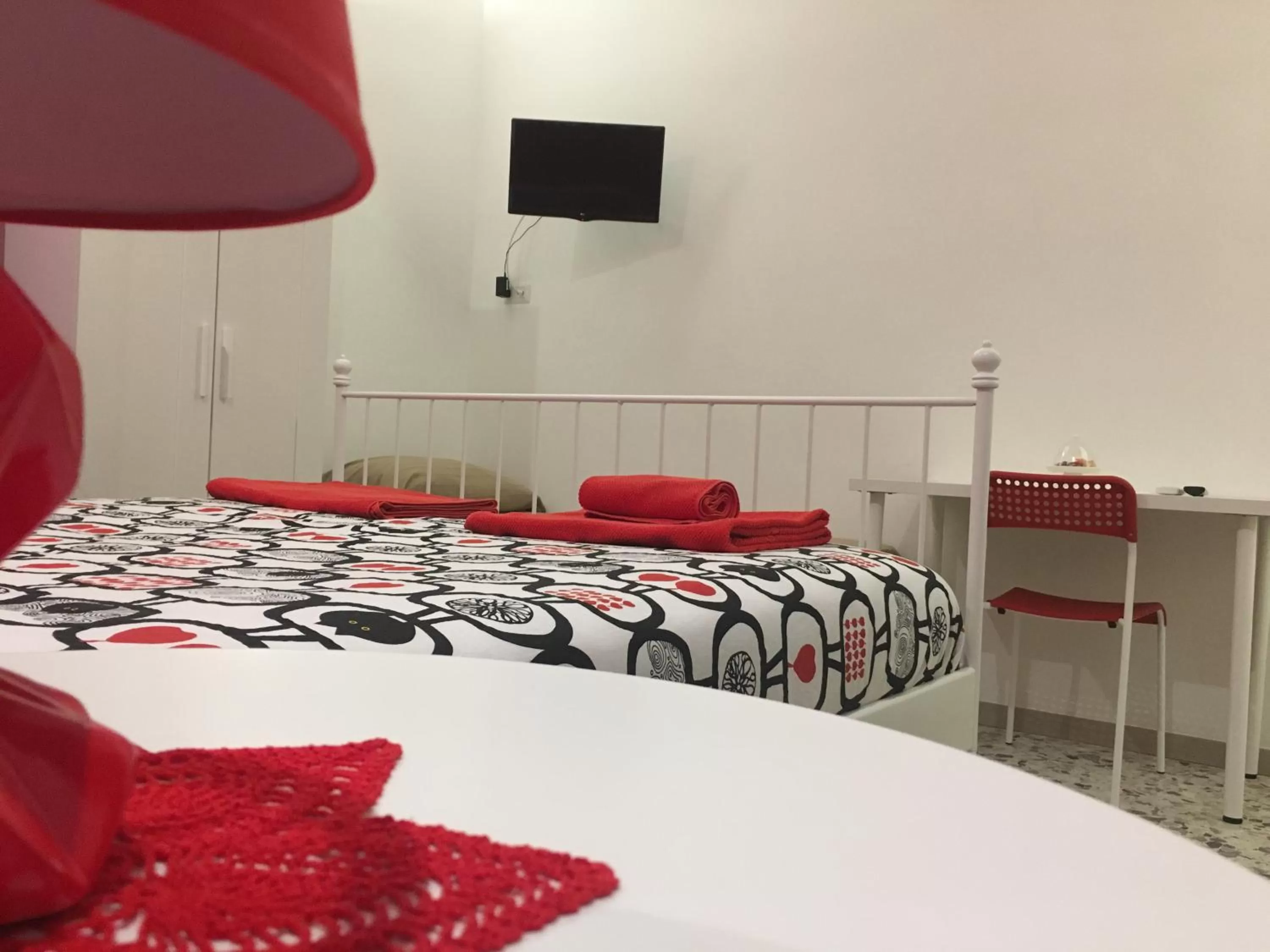 TV and multimedia, Bed in Buonocore Rooms