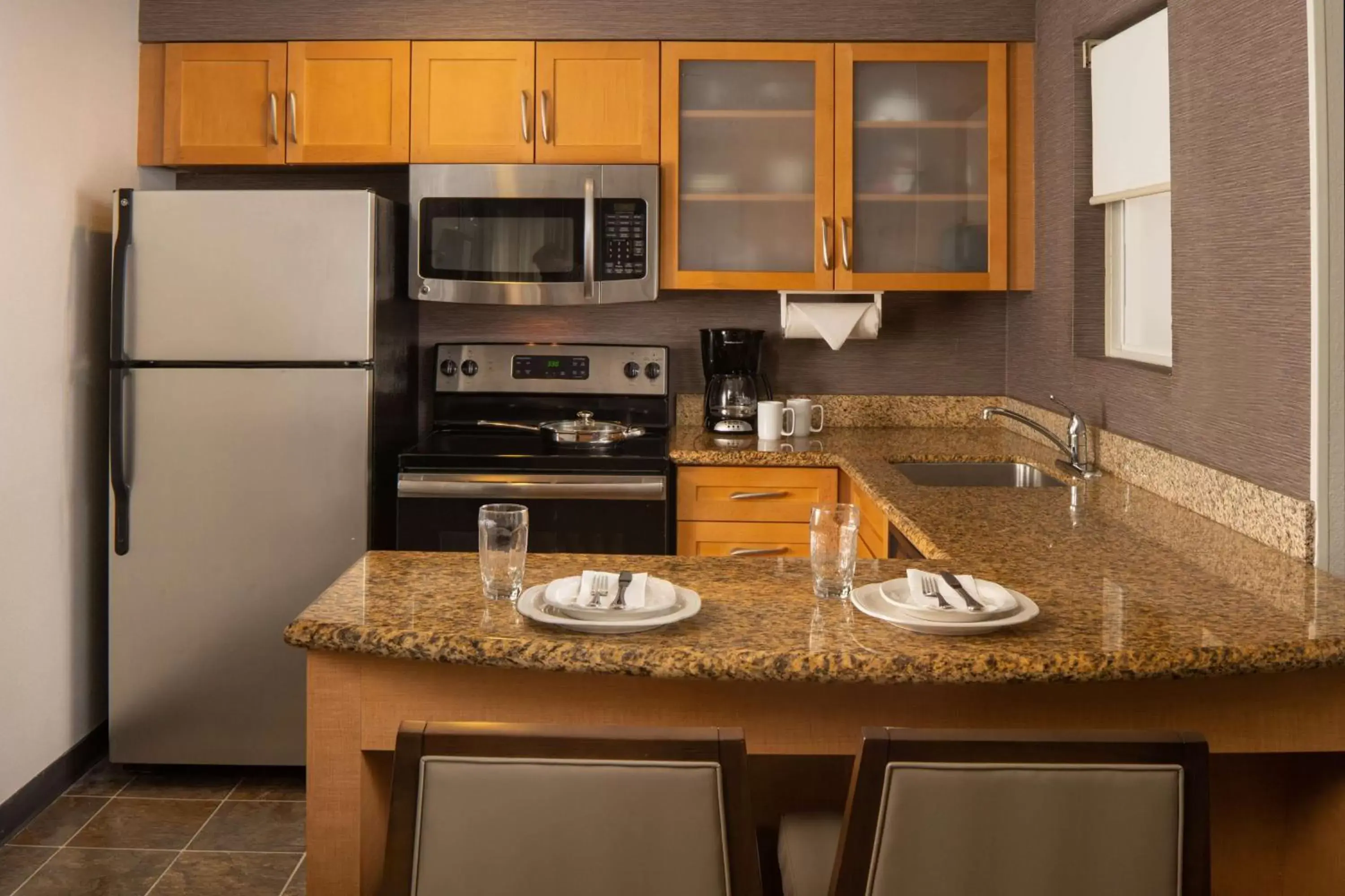 Kitchen or kitchenette, Kitchen/Kitchenette in Sonesta ES Suites Nashville Brentwood