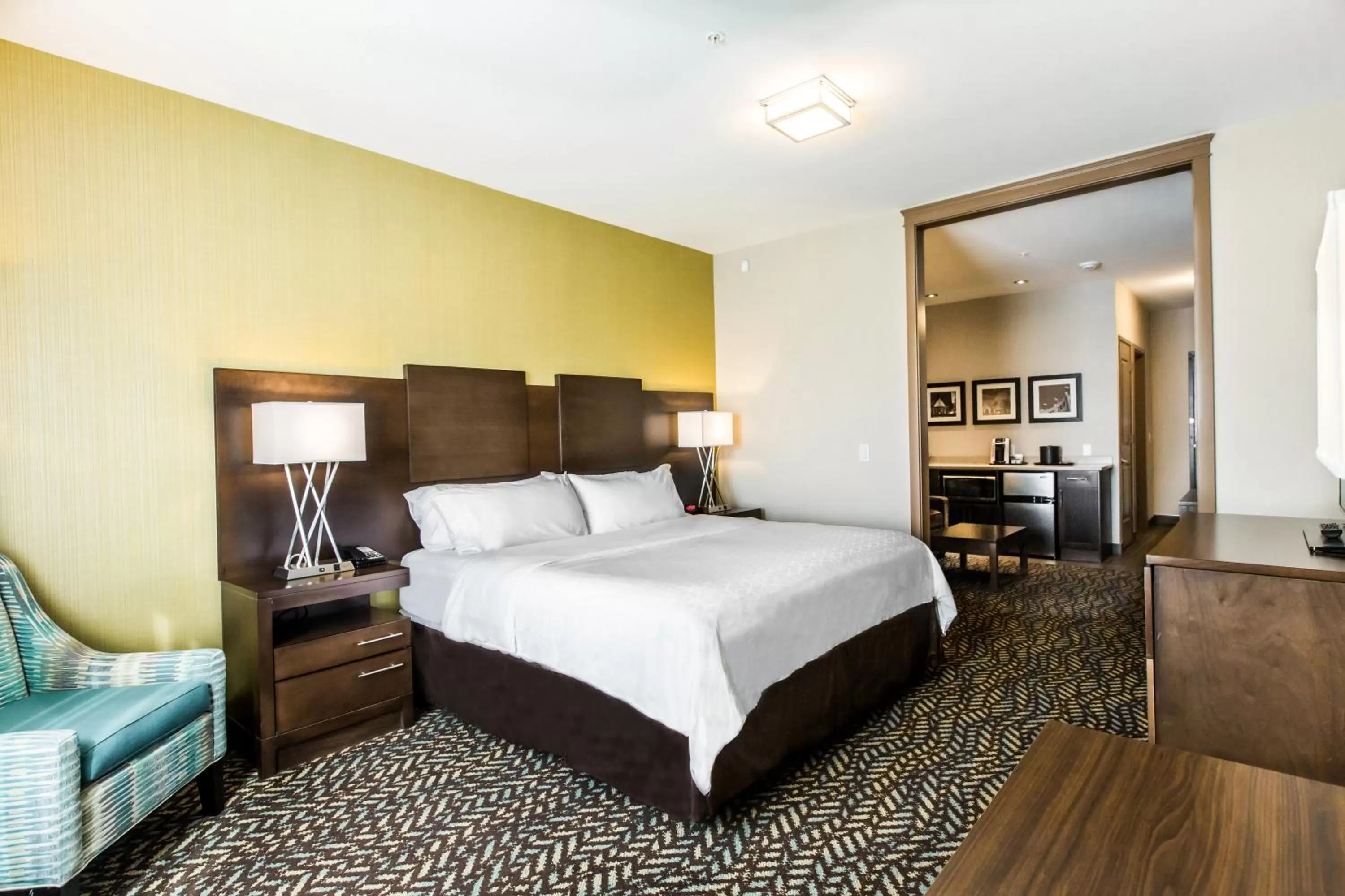 Photo of the whole room, Bed in Holiday Inn Express & Suites Spruce Grove - Stony Plain by IHG
