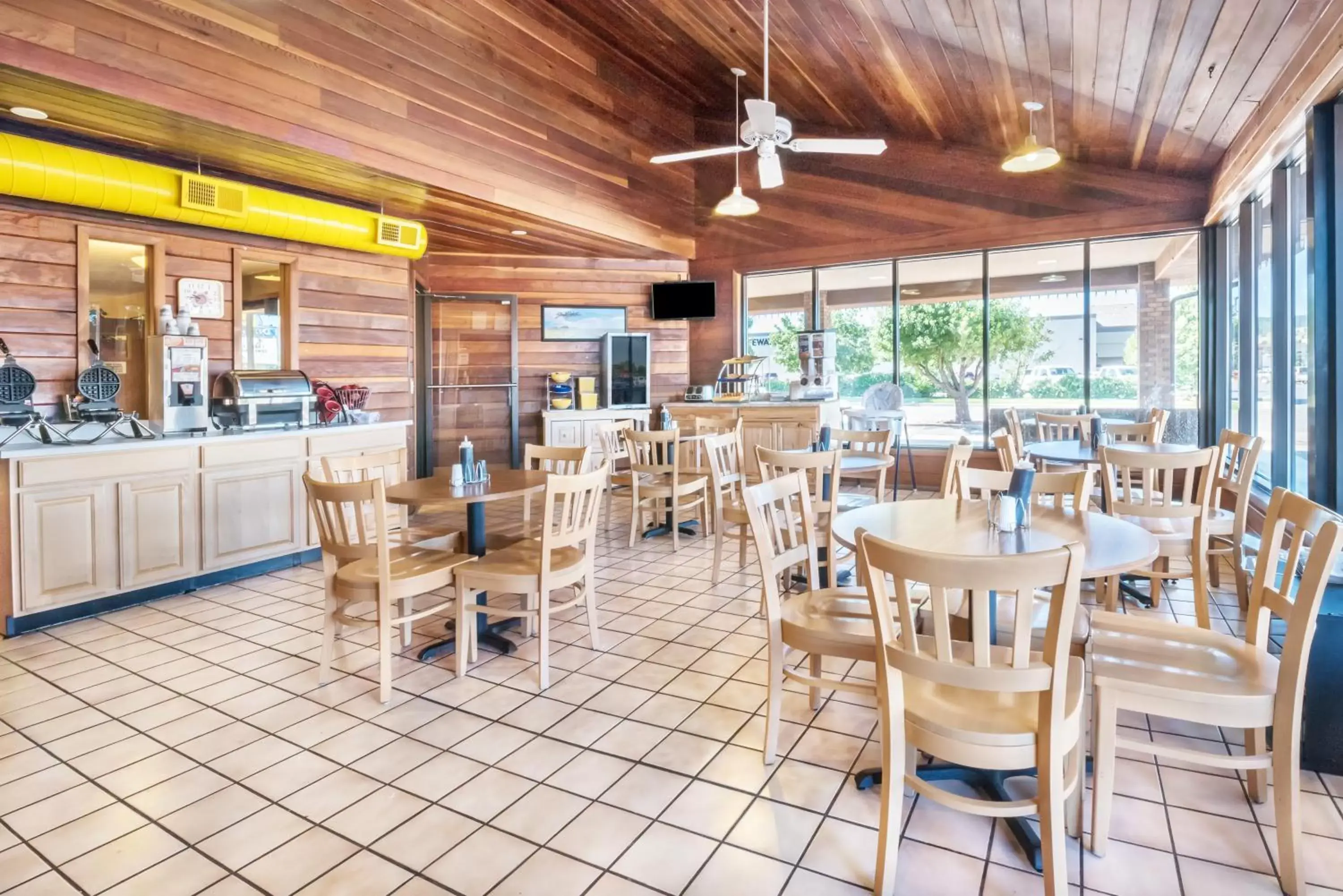 Continental breakfast, Restaurant/Places to Eat in Days Inn by Wyndham Spearfish