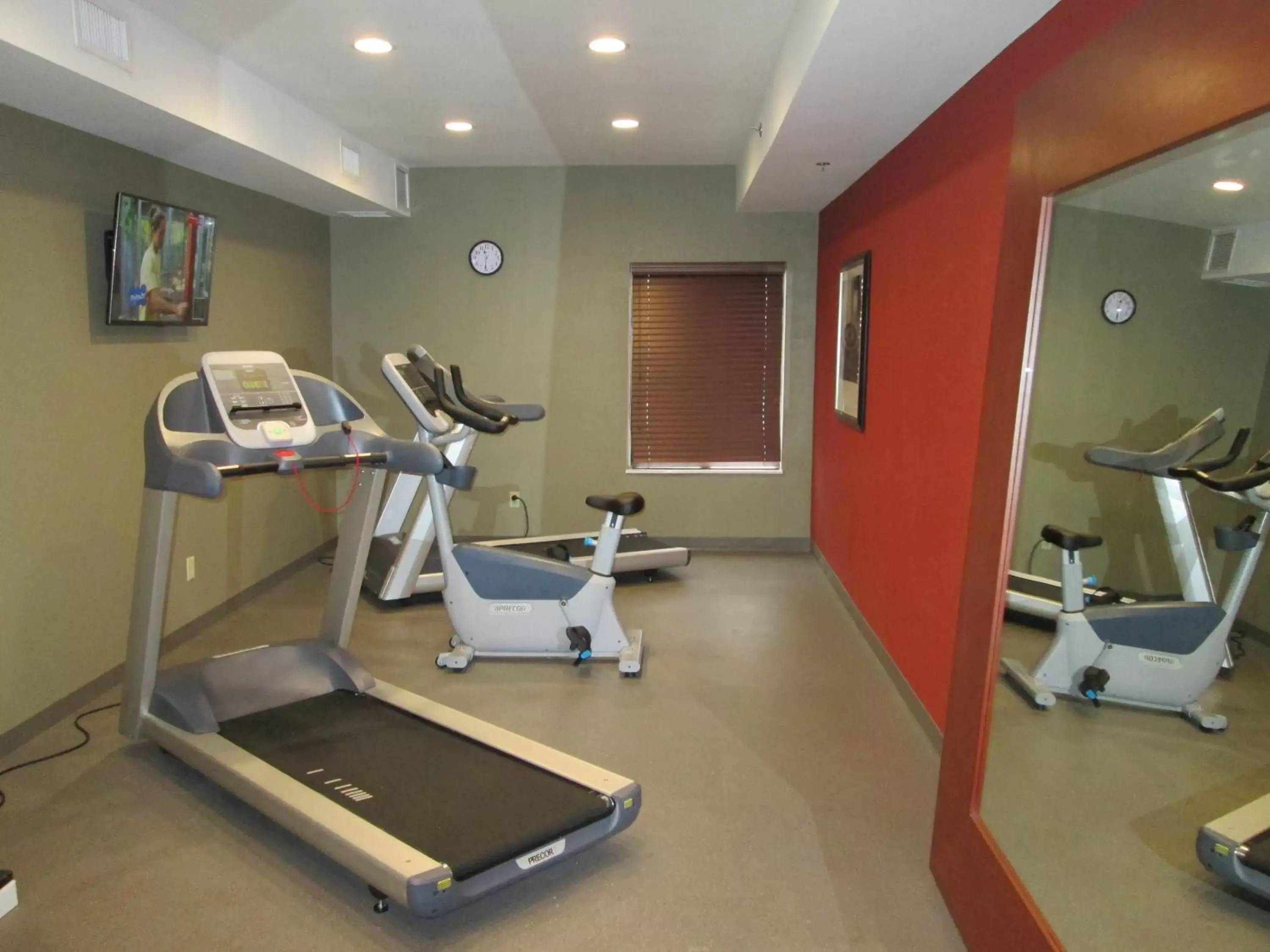 Spa and wellness centre/facilities, Fitness Center/Facilities in Holiday Inn Express Cloverdale - Greencastle, an IHG Hotel