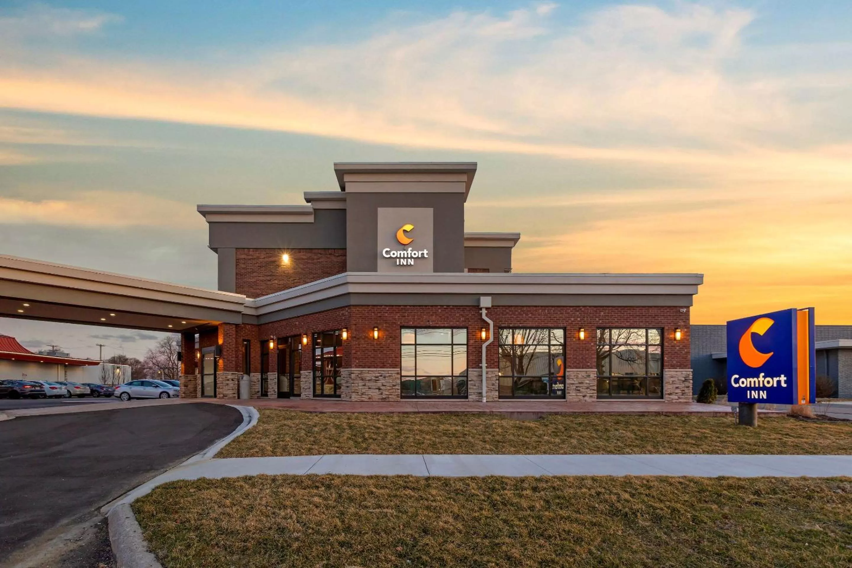 Property building in Comfort Inn Detroit - Troy