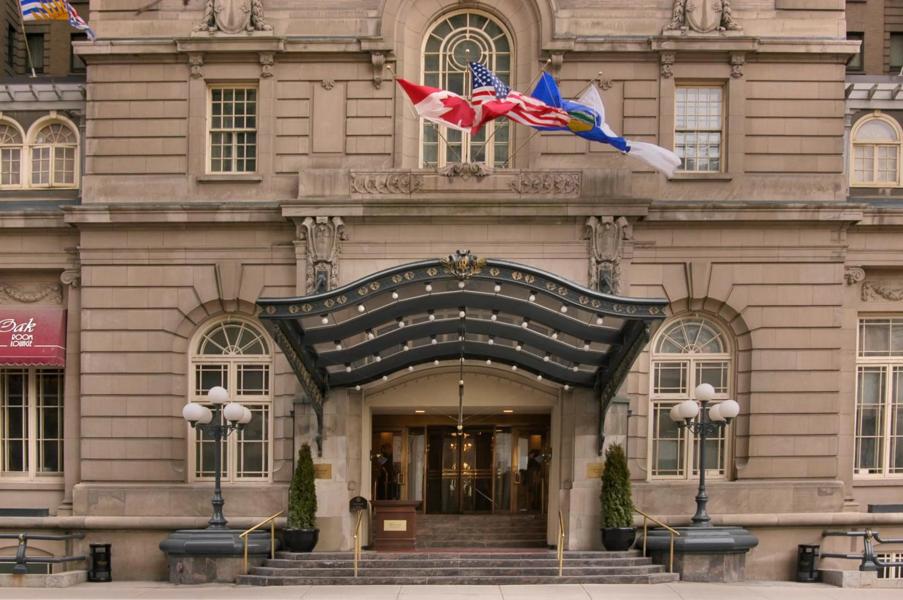 Facade/entrance in Fairmont Palliser