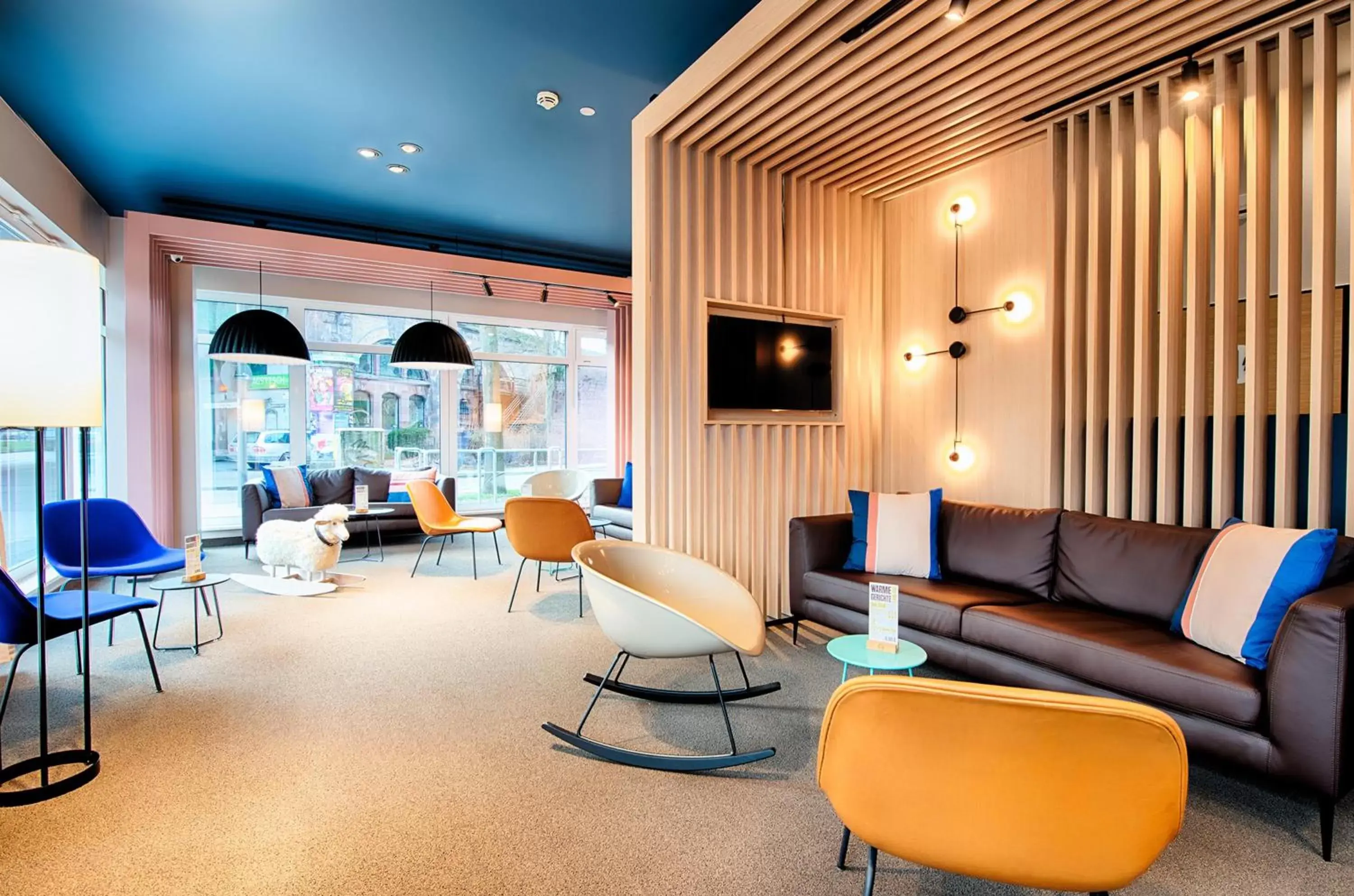 Lobby or reception in B&B Hotel Frankfurt-Messe