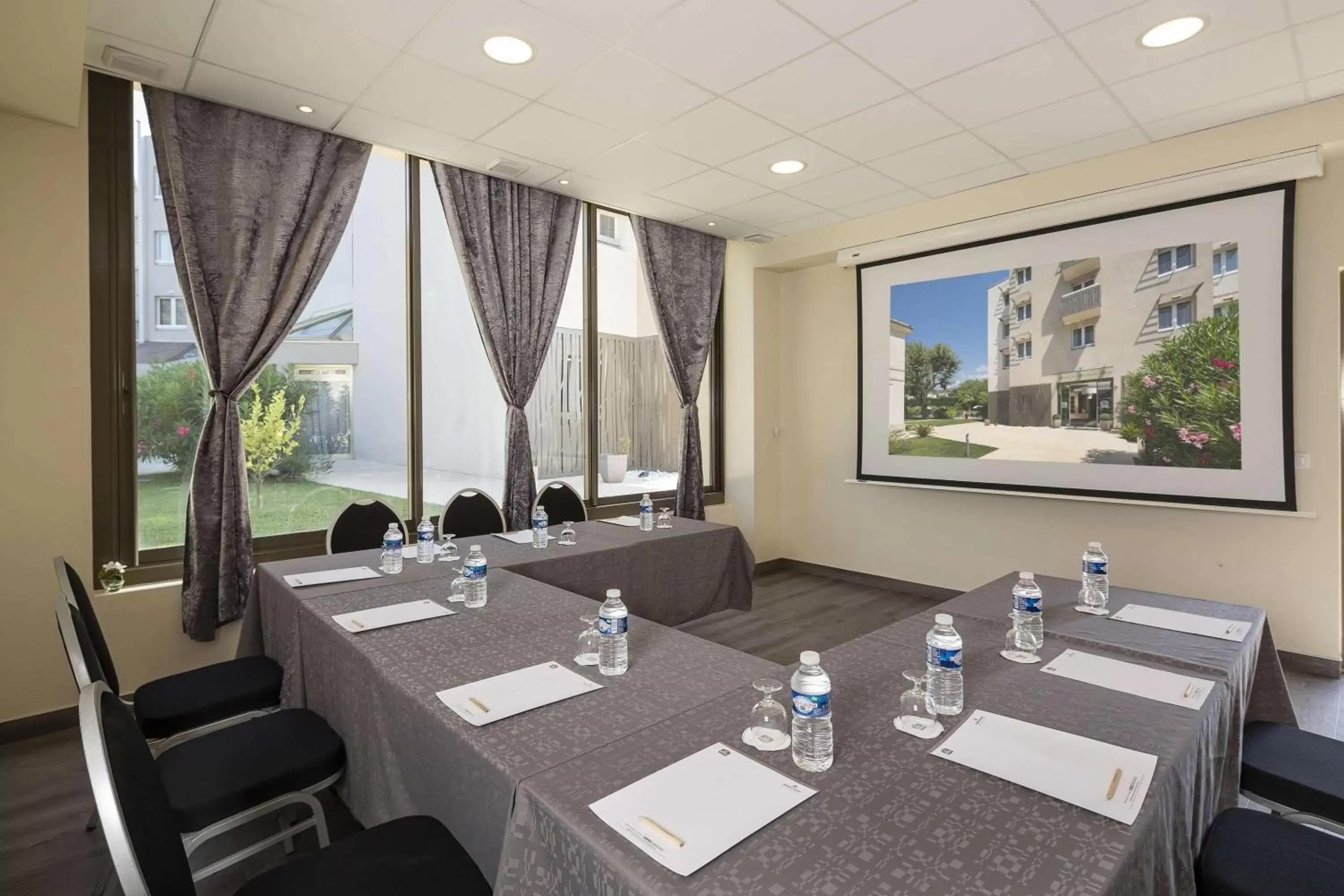 On site, Business Area/Conference Room in Best Western PLUS Elixir Grasse