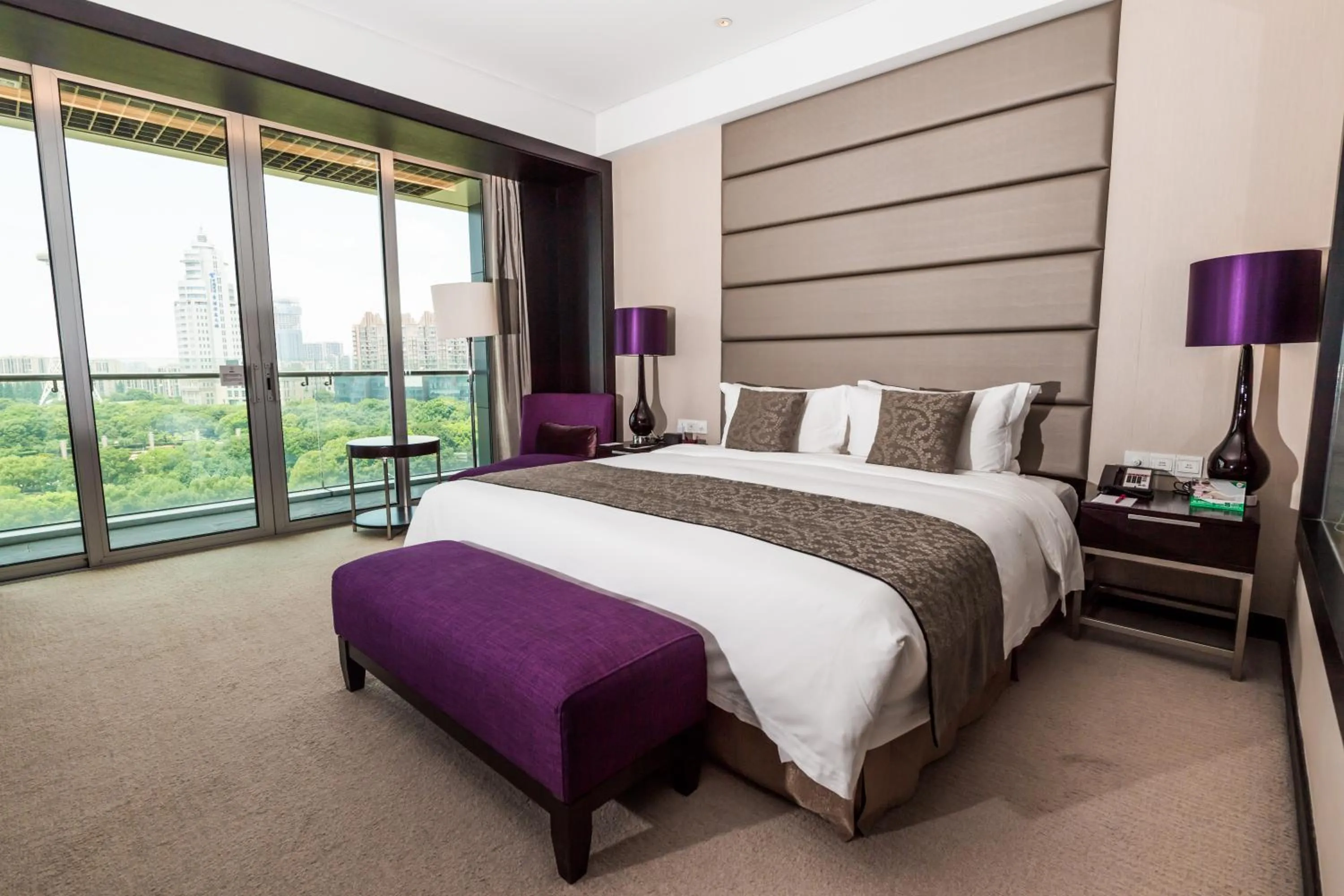 Bedroom, Bed in Crowne Plaza Shanghai Xiayang Lake by IHG