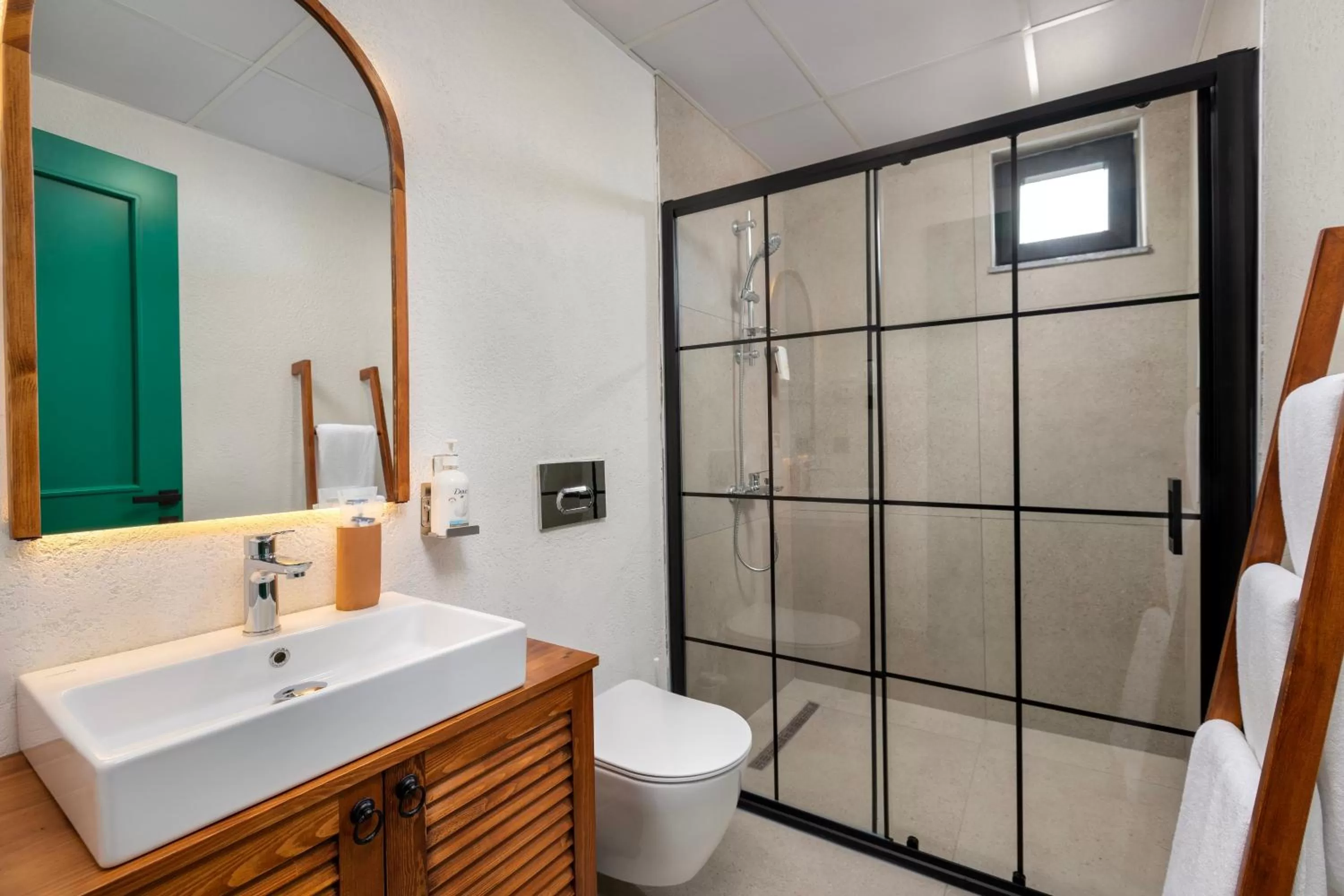 Shower in Azuu Boutique Hotel