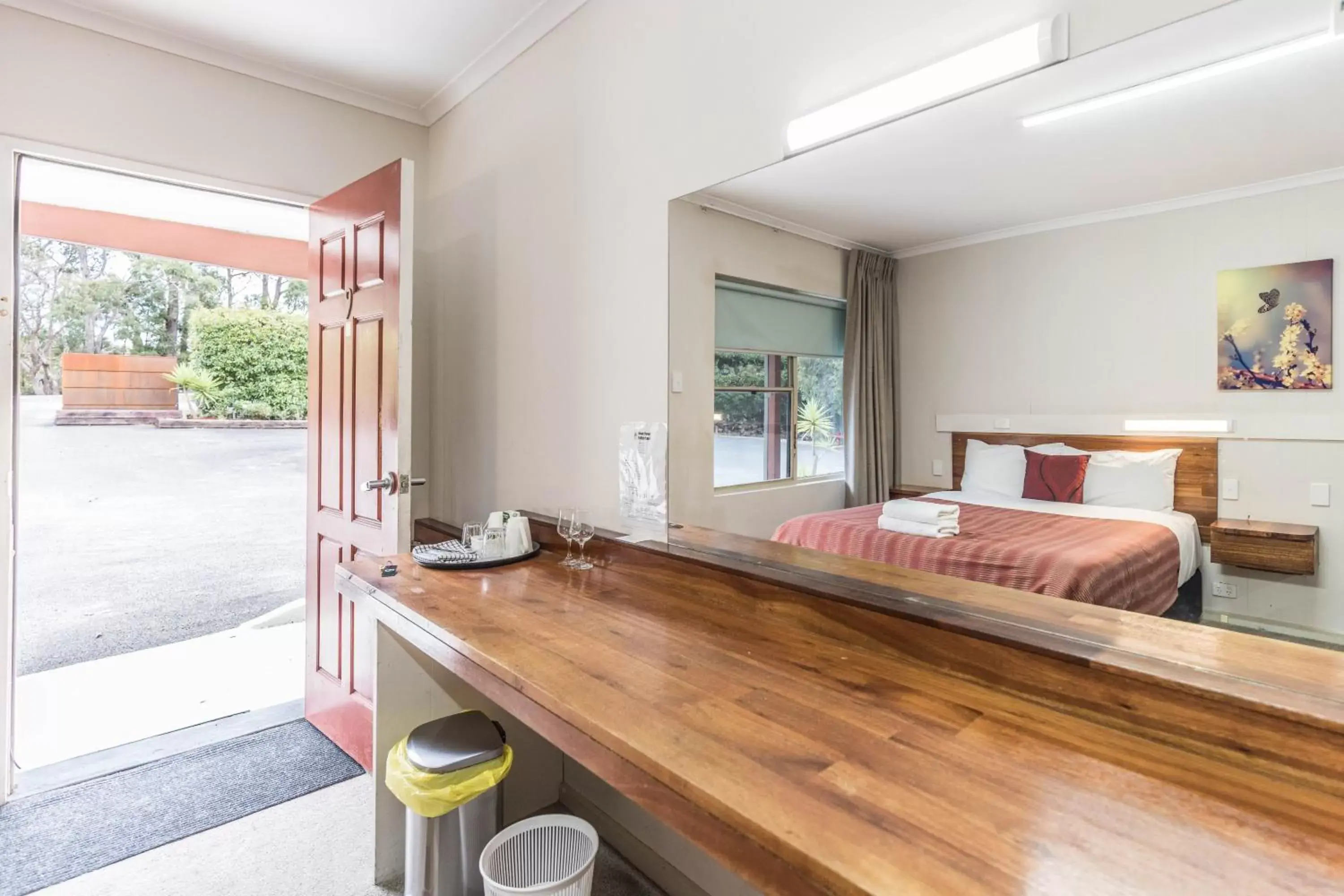 Deluxe Queen Room - No Pets in Black Forest Motel Deluxe Queen Room - No Pets in Black Forest Motel