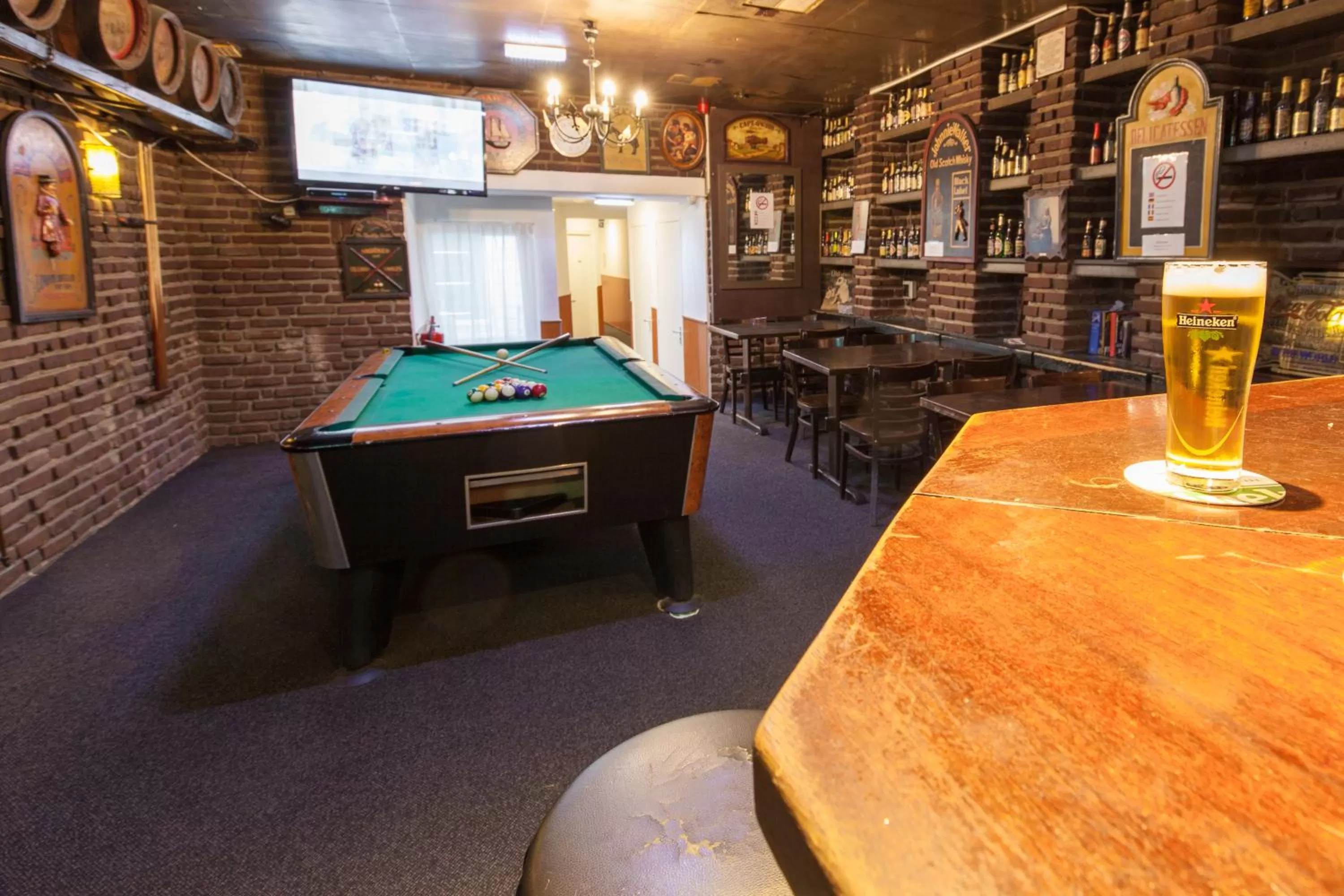 Billiard in Travel Hotel Amsterdam