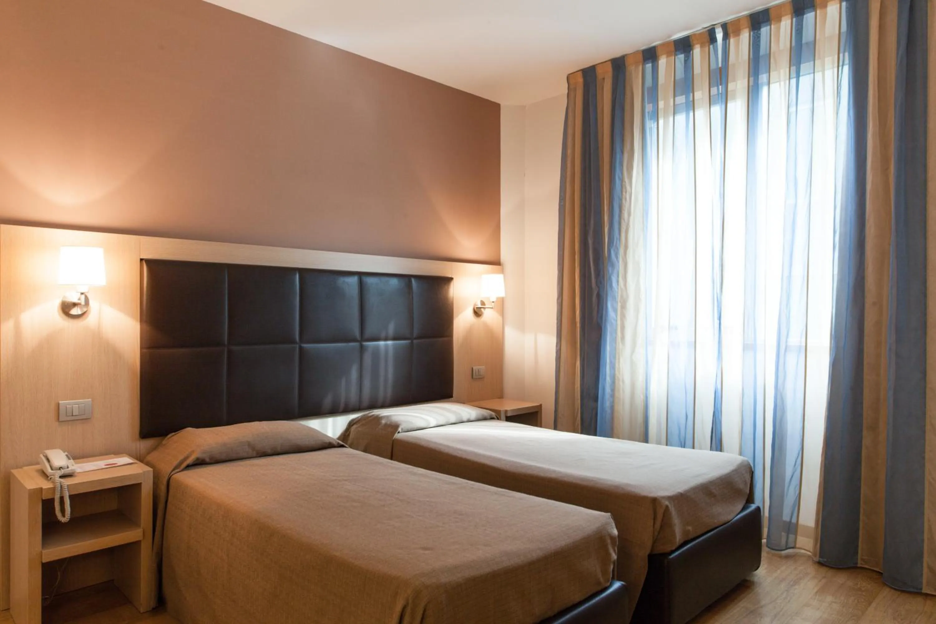 Twin Room in Hotel Michelangelo