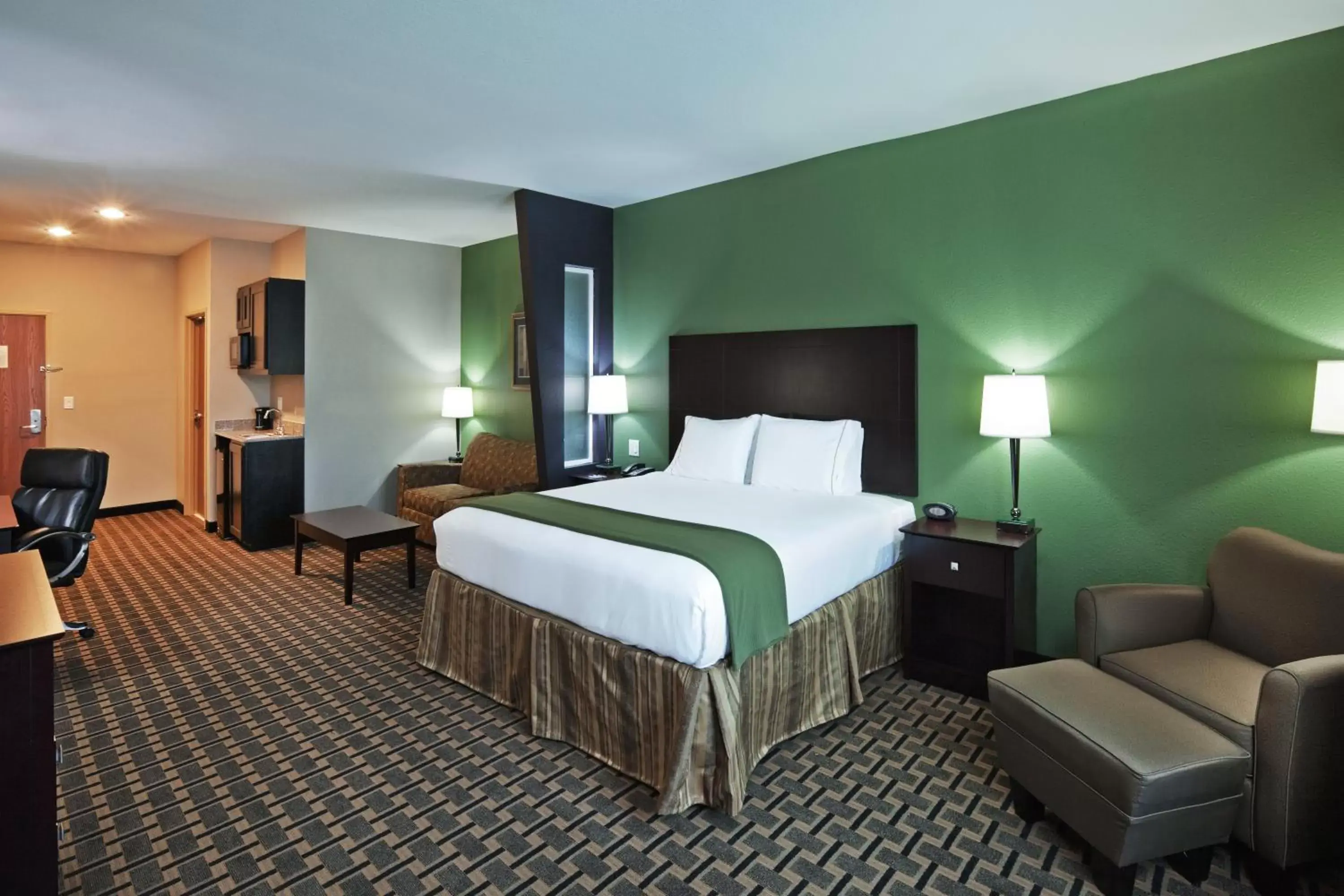 Photo of the whole room, Bed in Holiday Inn Express Hotels & Suites Jacksonville, an IHG Hotel