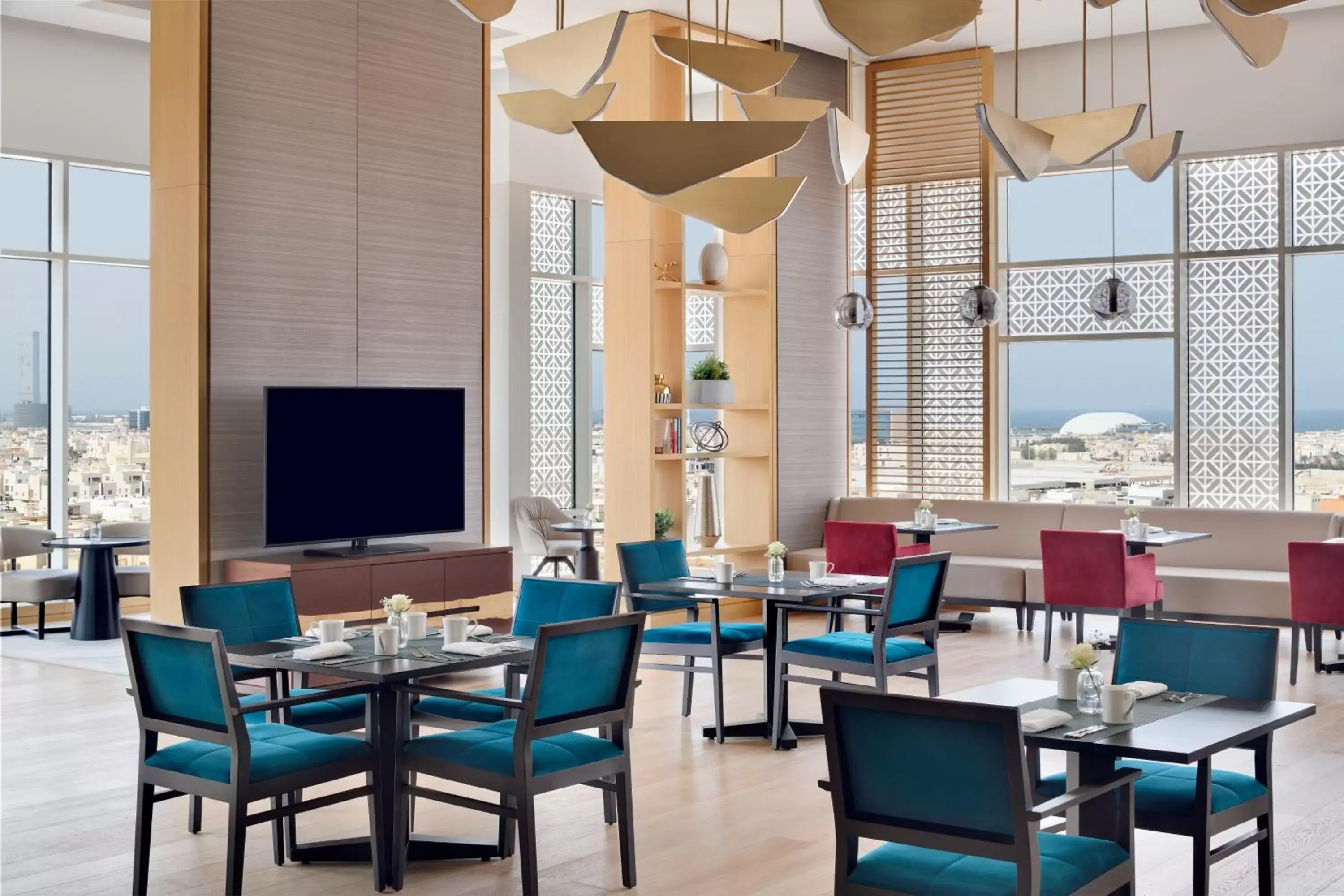 Lounge or bar in Crowne Plaza - Jeddah Al Salam by IHG Lounge or bar in Crowne Plaza - Jeddah Al Salam by IHG