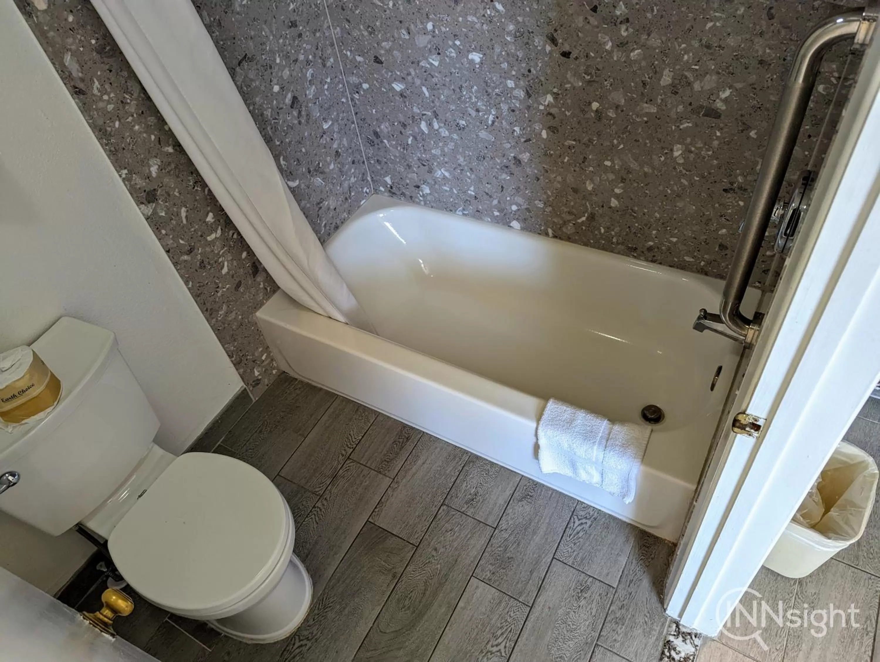 Bathroom in Royal Inn