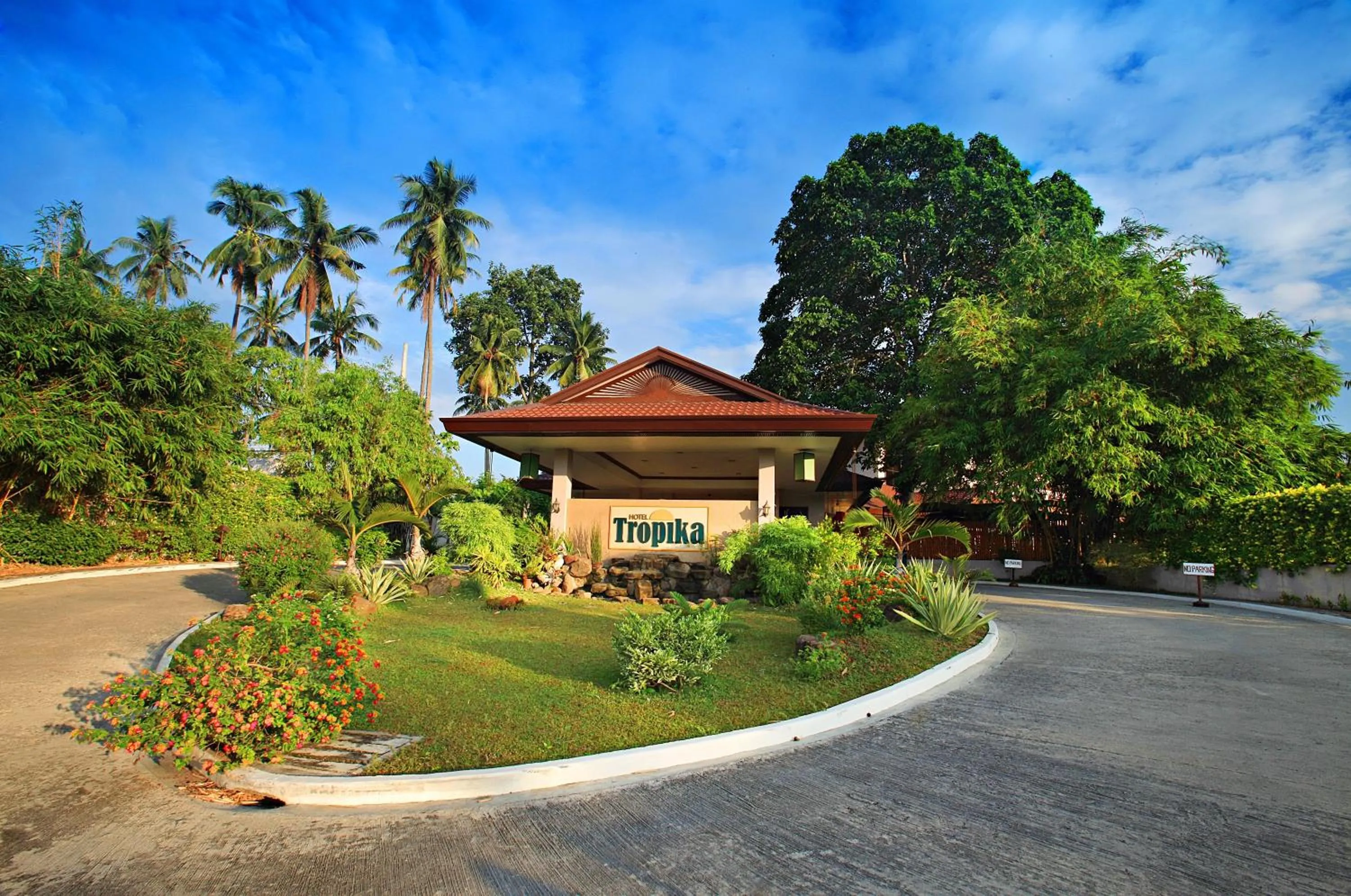 Facade/entrance in Hotel Tropika