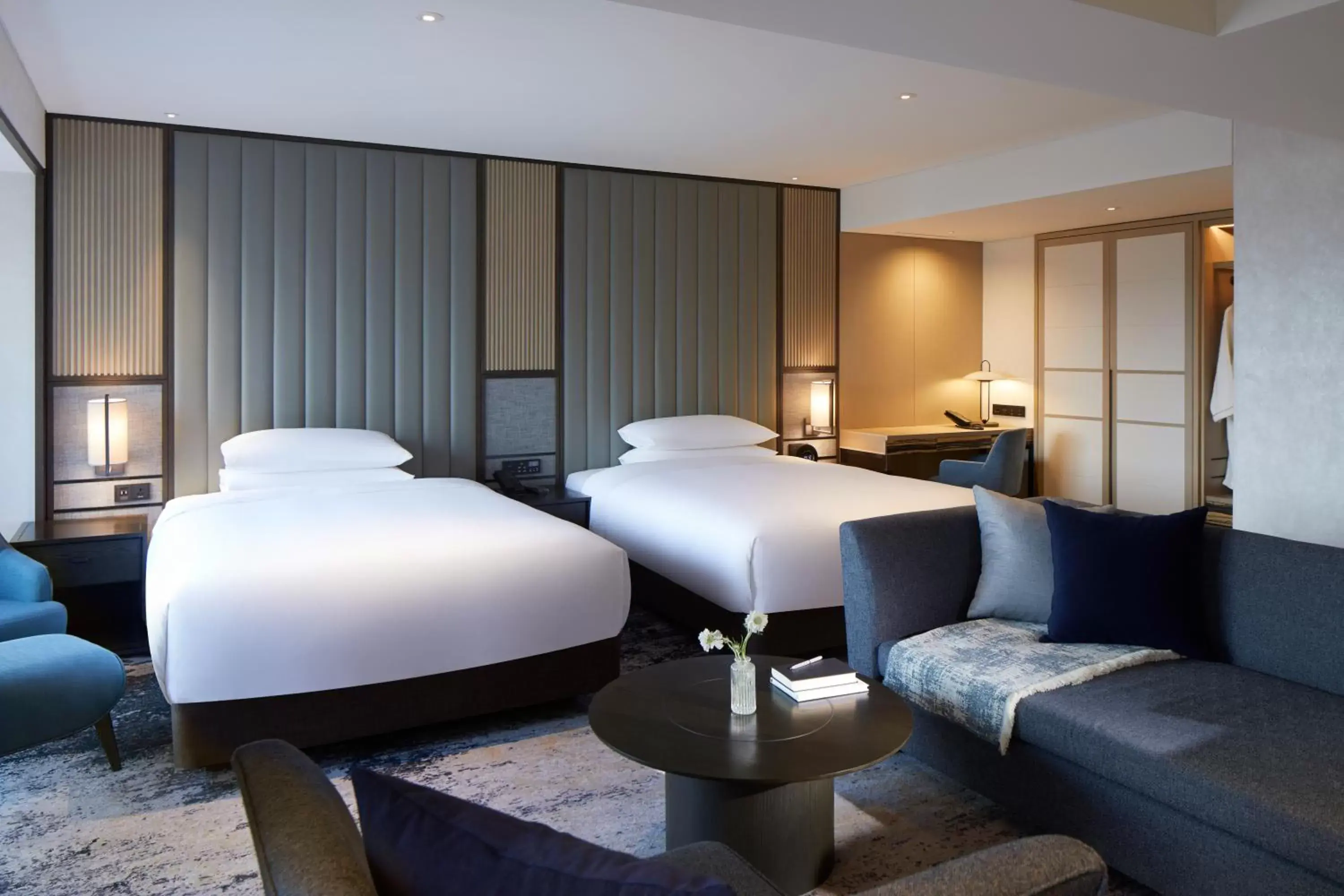 Bed in Grand InterContinental Seoul Parnas, an IHG Hotel