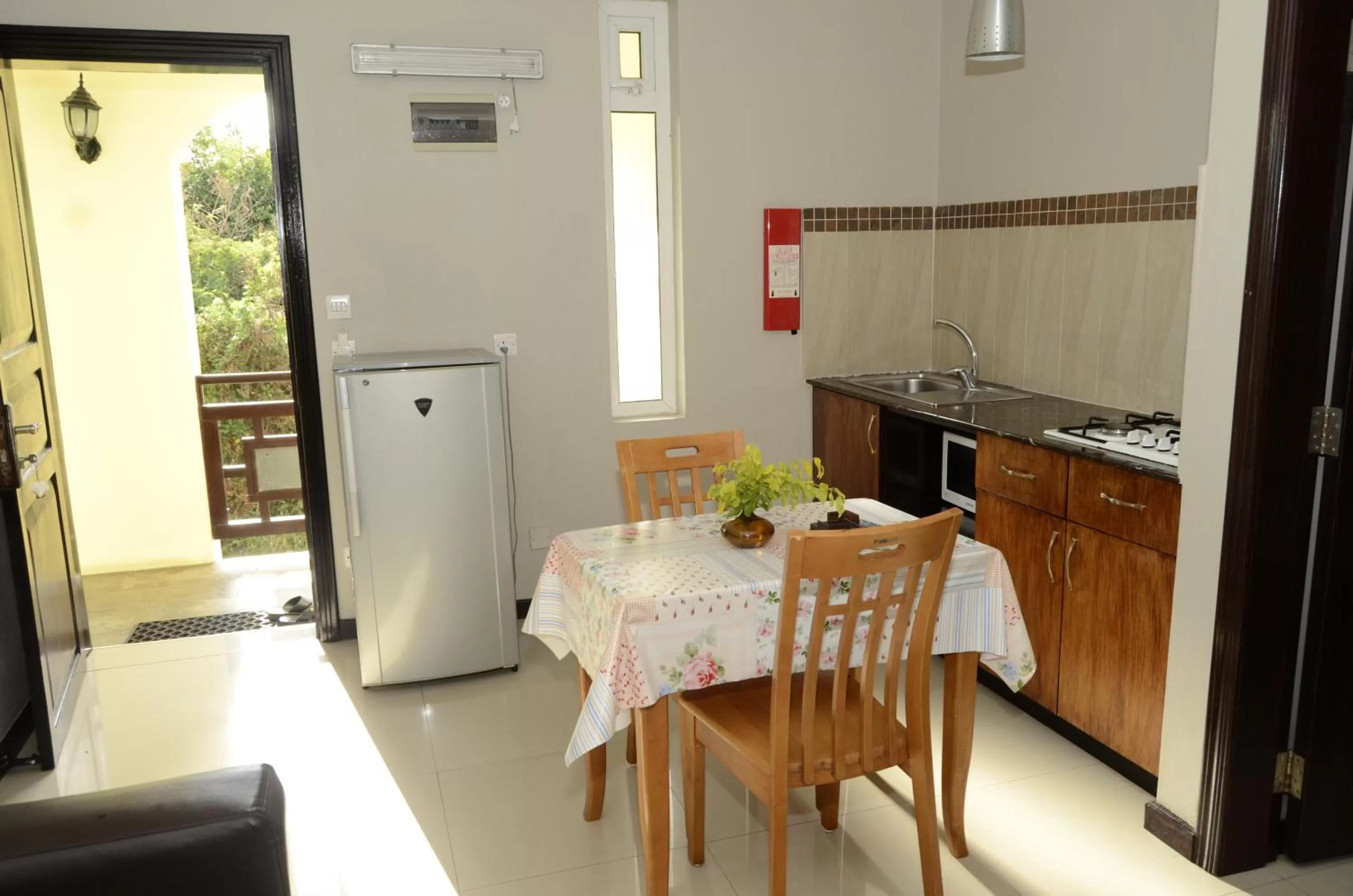Kitchen or kitchenette in Villa Narmada