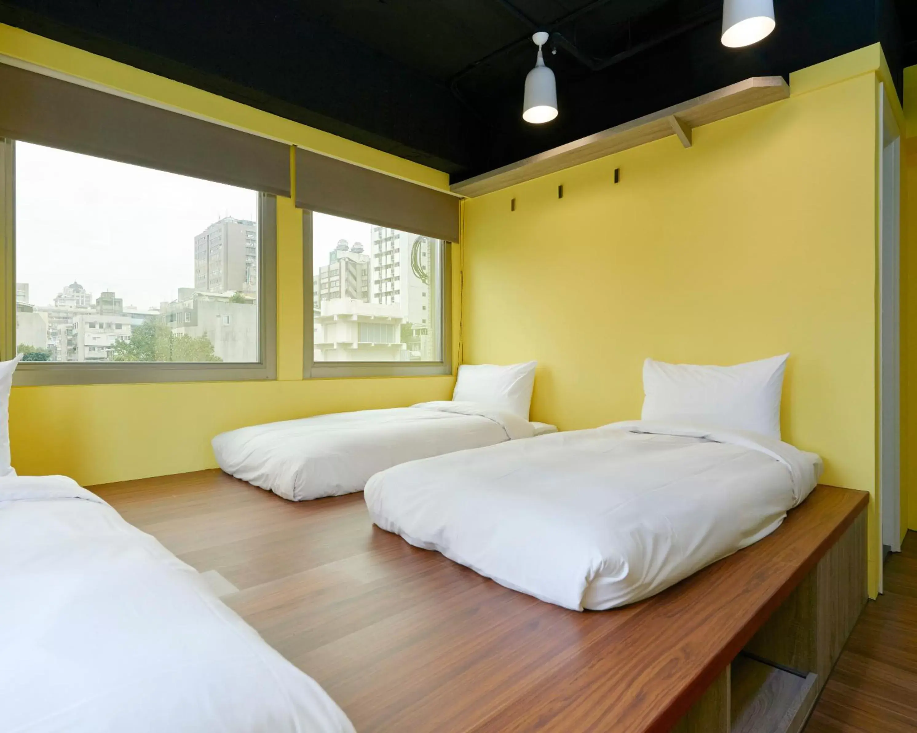 Photo of the whole room, Bed in Bon Hotel Taipei