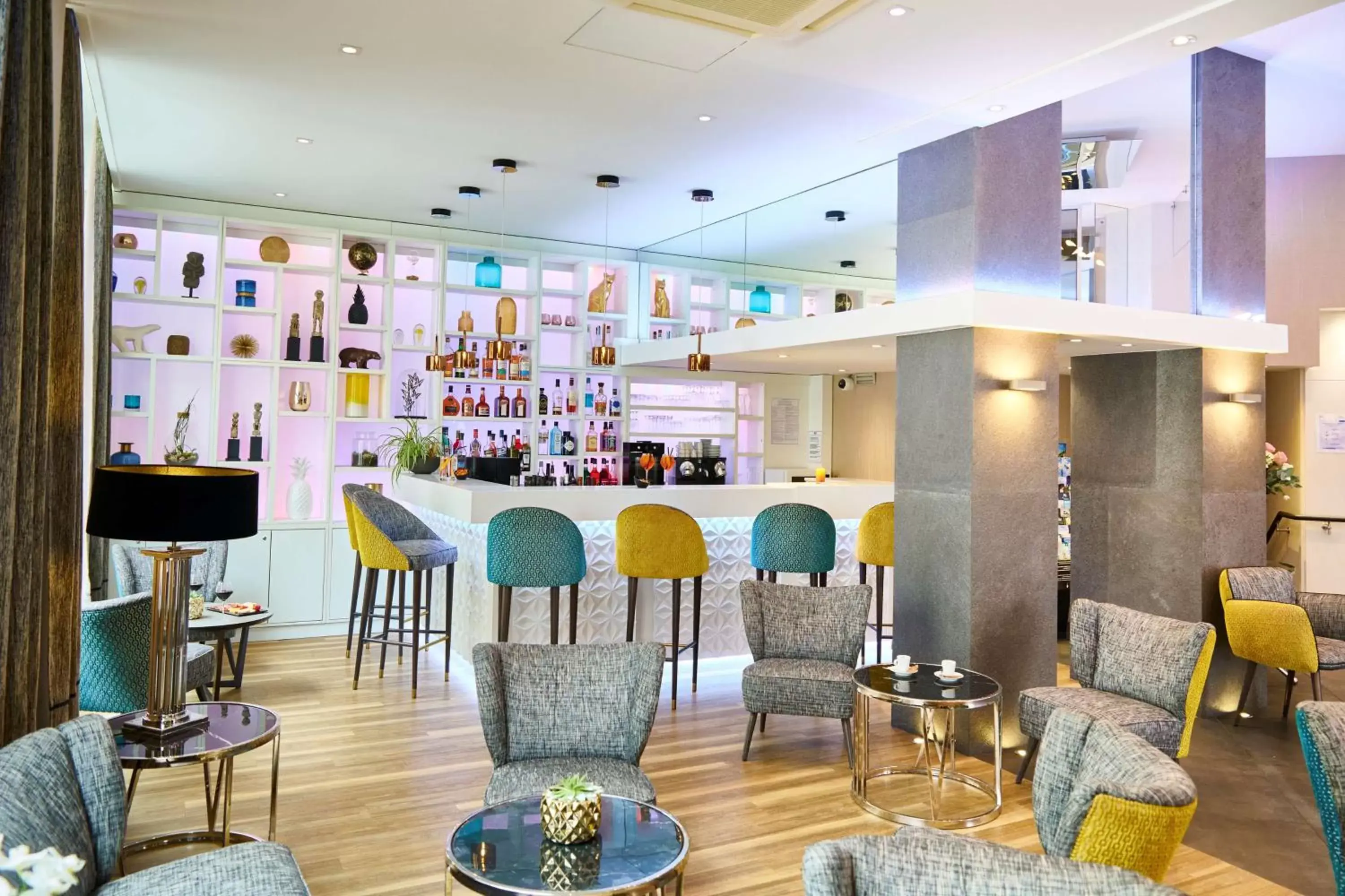 Lobby or reception, Lounge/Bar in Best Western Plus Hotel Carlton Annecy