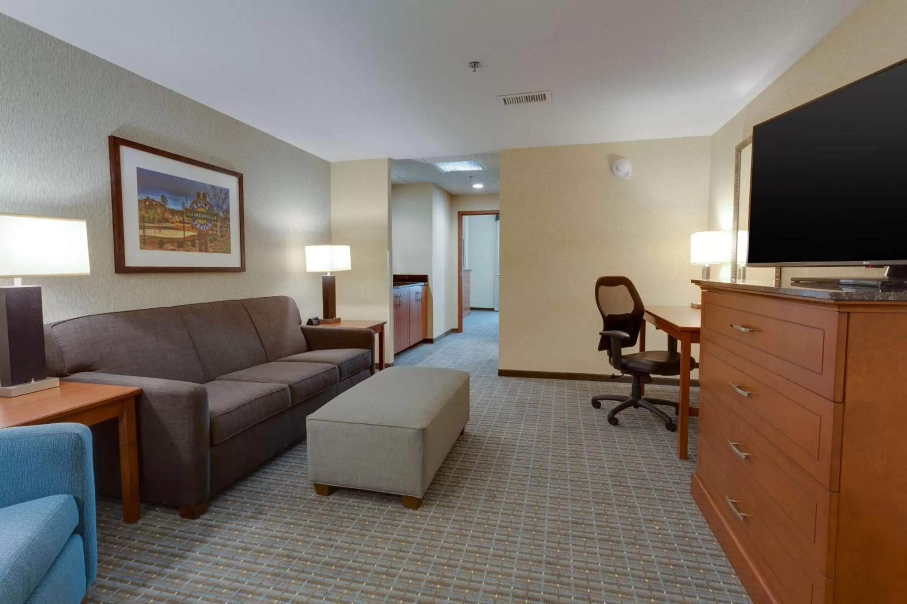 Bedroom, Seating Area in Drury Inn & Suites Gainesville