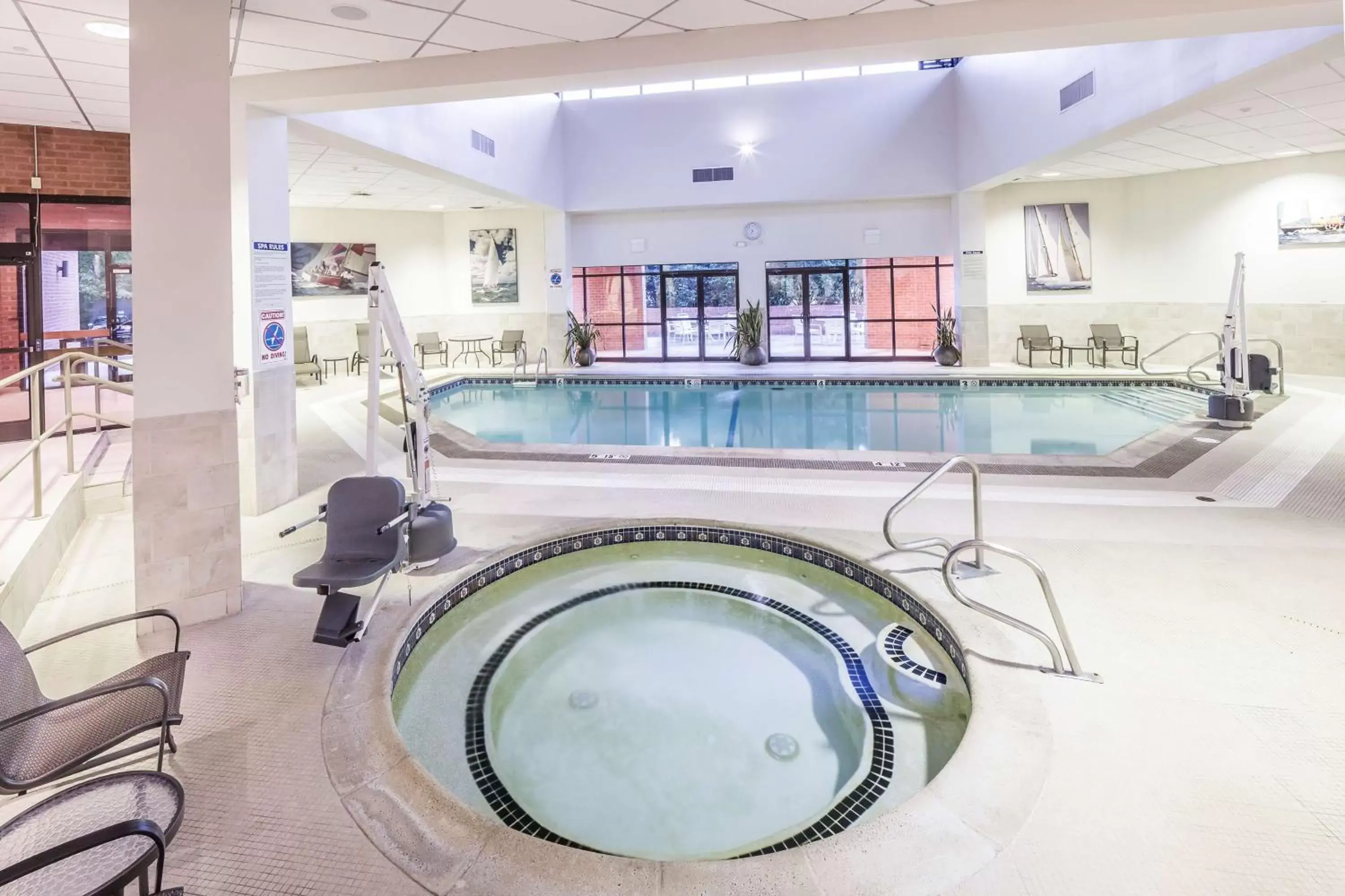 Swimming Pool in DoubleTree by Hilton Boston-Andover