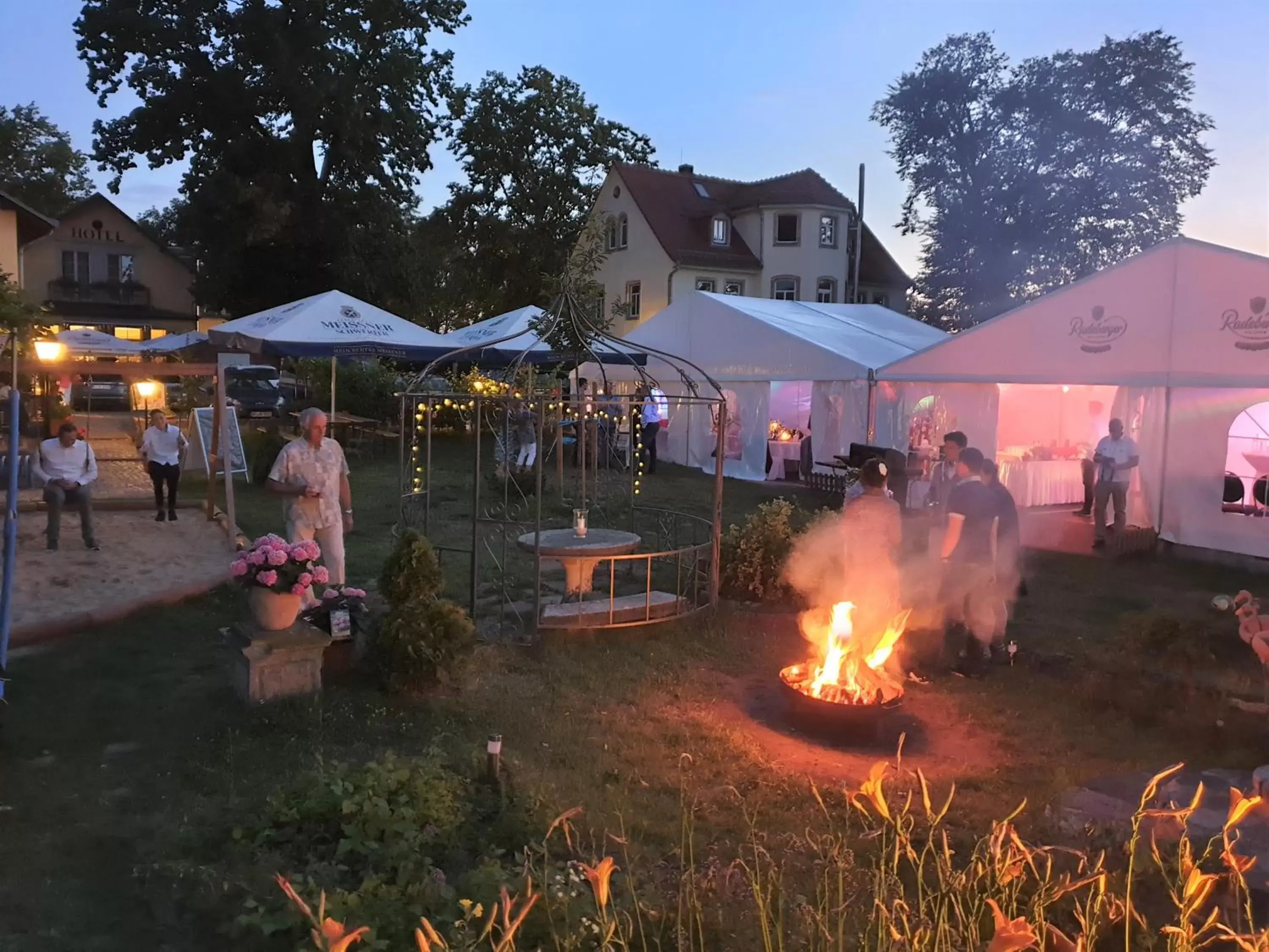 Evening entertainment in Hotel Alttolkewitzer Hof