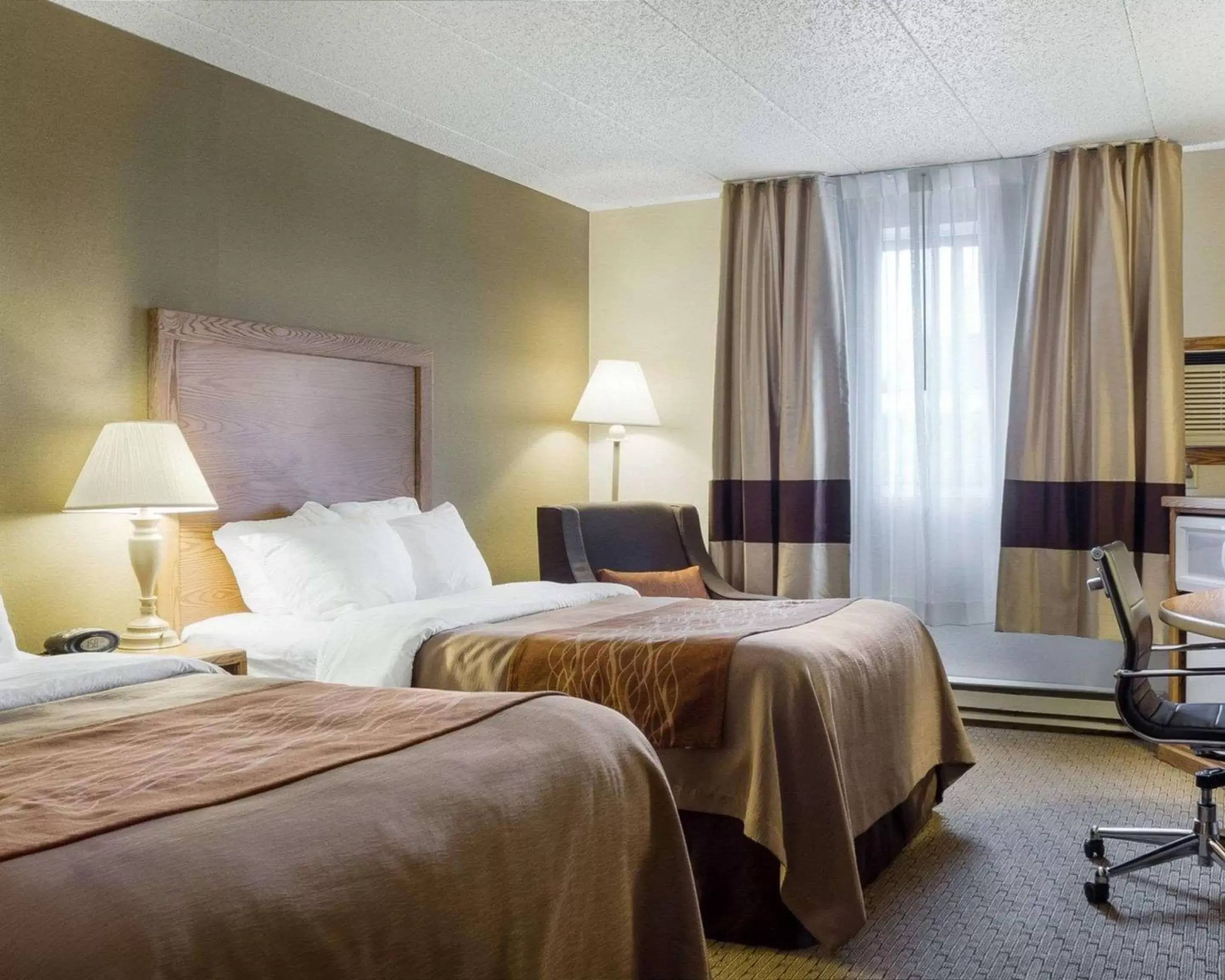 Photo of the whole room, Bed in Quality Inn Bismarck