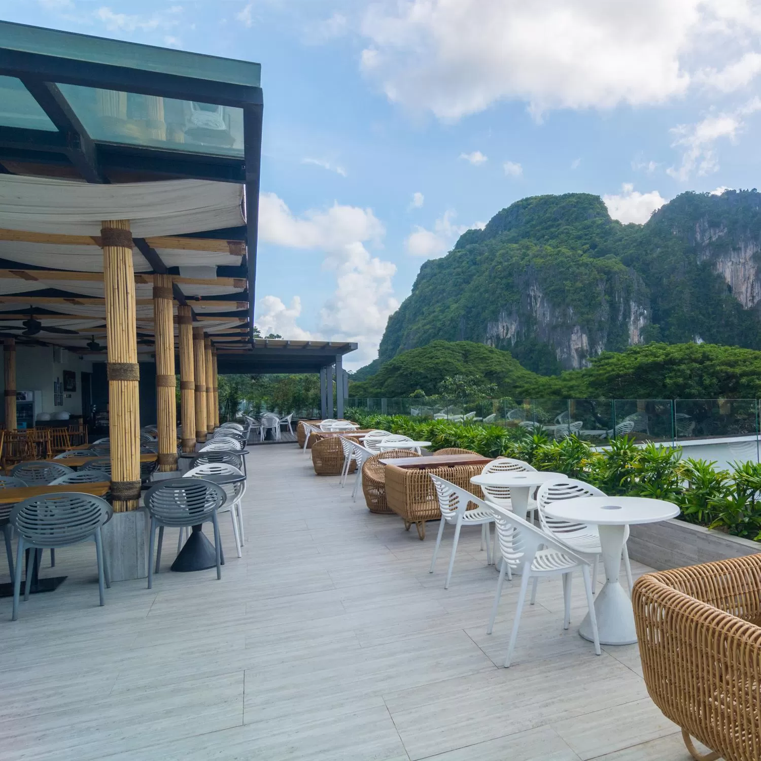 Restaurant/places to eat in Cuna Hotel