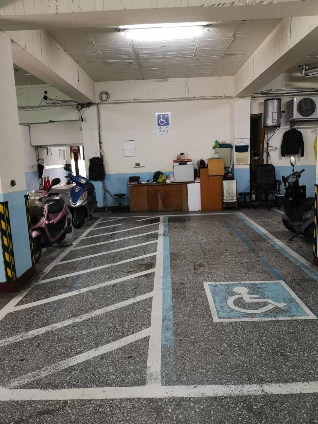 Parking in Delight Hotel