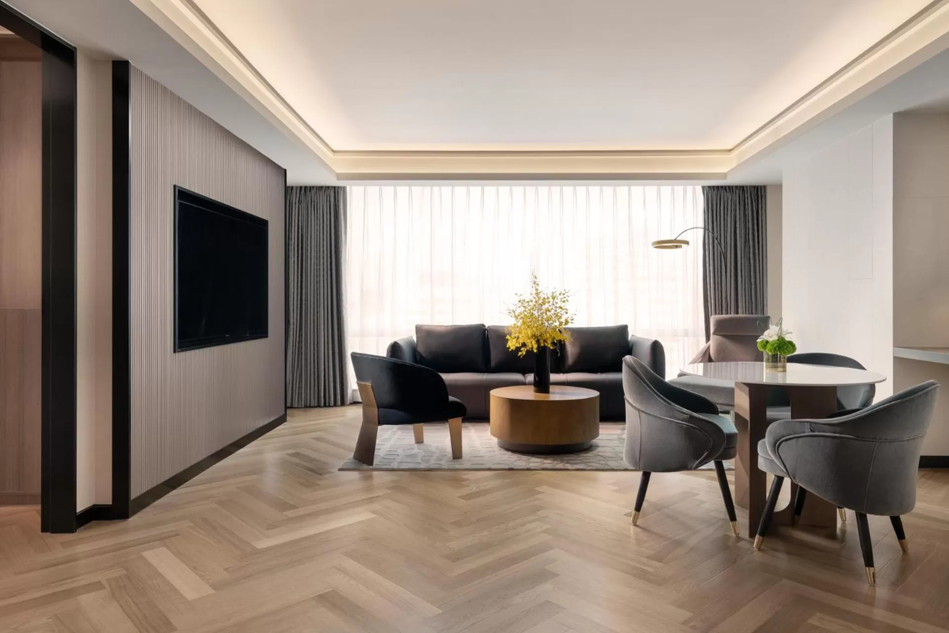 Communal lounge/ TV room in Pullman Shanghai Central - In XinTianDi & Yu Garden Area