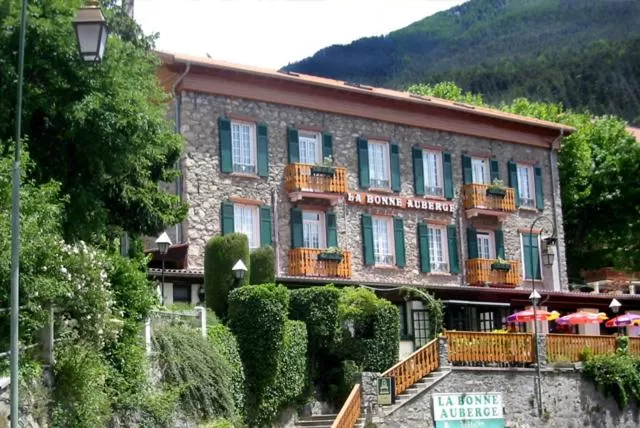 Facade/entrance, Property Building in La Bonne Auberge