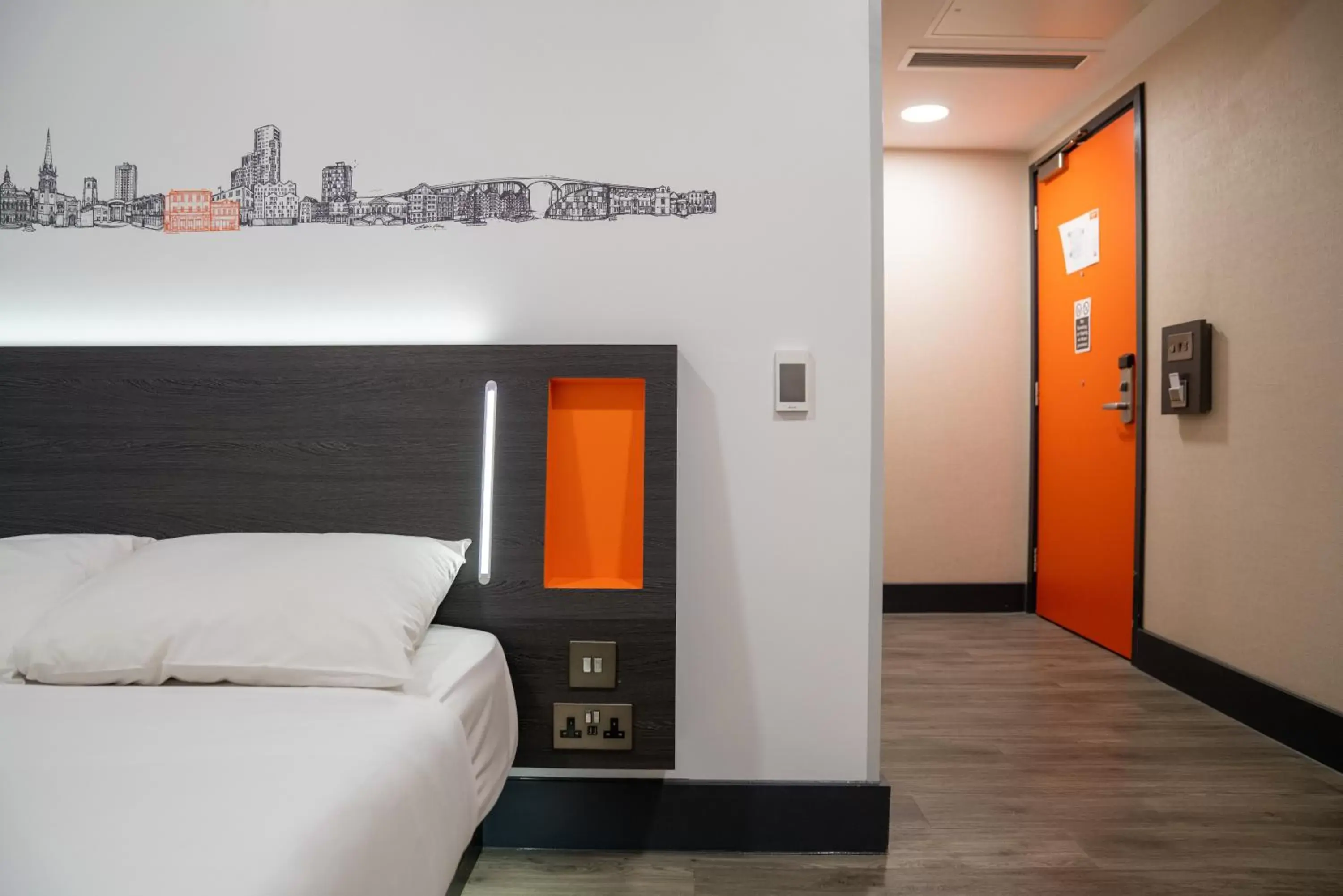 Bedroom, Bed in easyHotel Ipswich