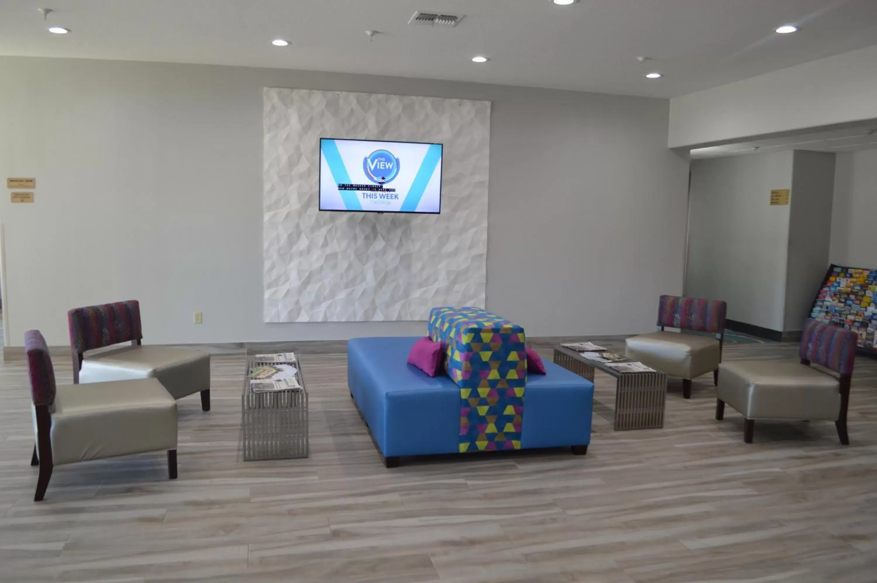 Lobby or reception, TV/Entertainment Center in Comfort Inn & Suites Selma near Randolph AFB