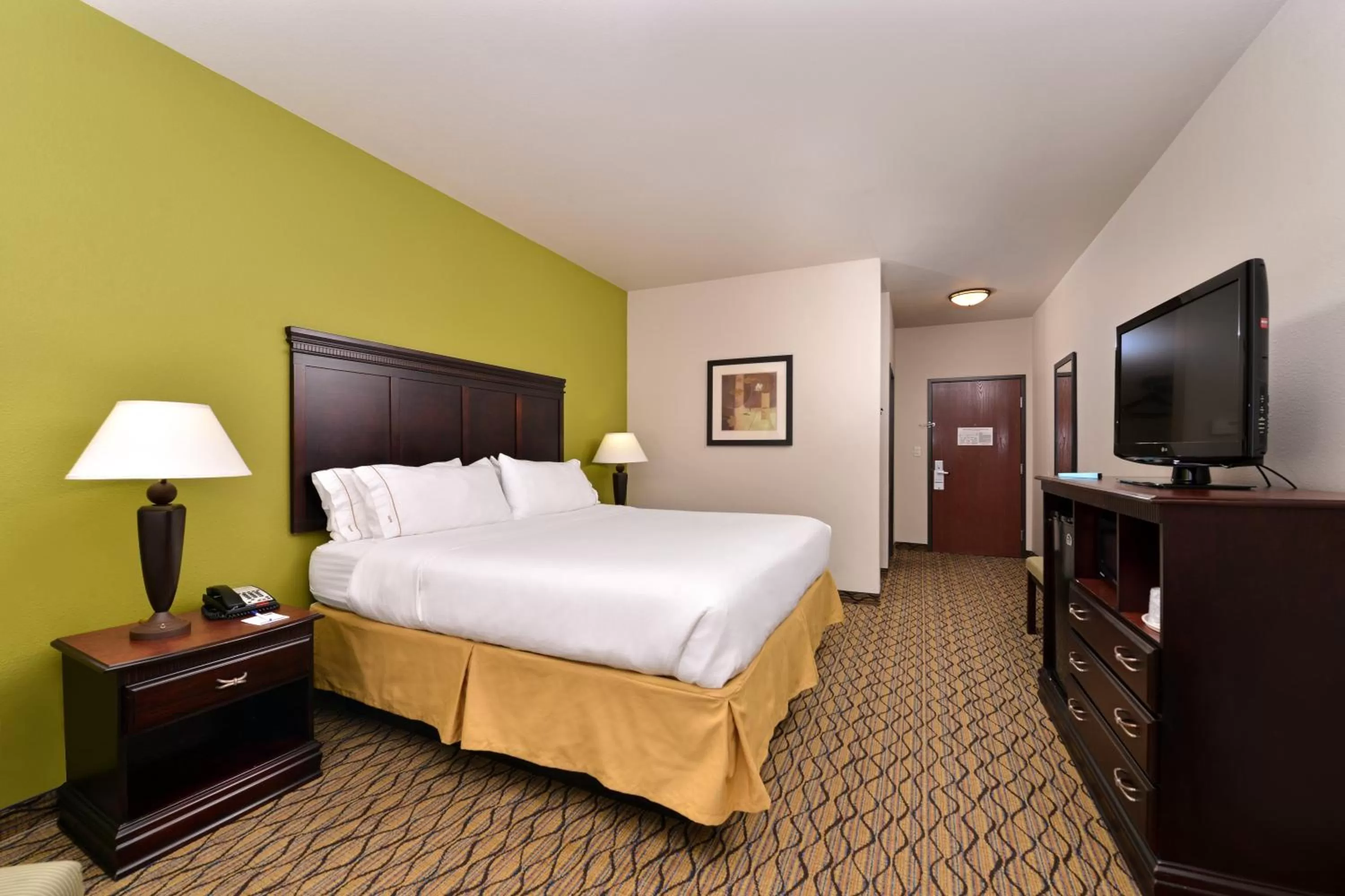 Photo of the whole room, Bed in Holiday Inn Express Hotel & Suites Sherman Highway 75 by IHG