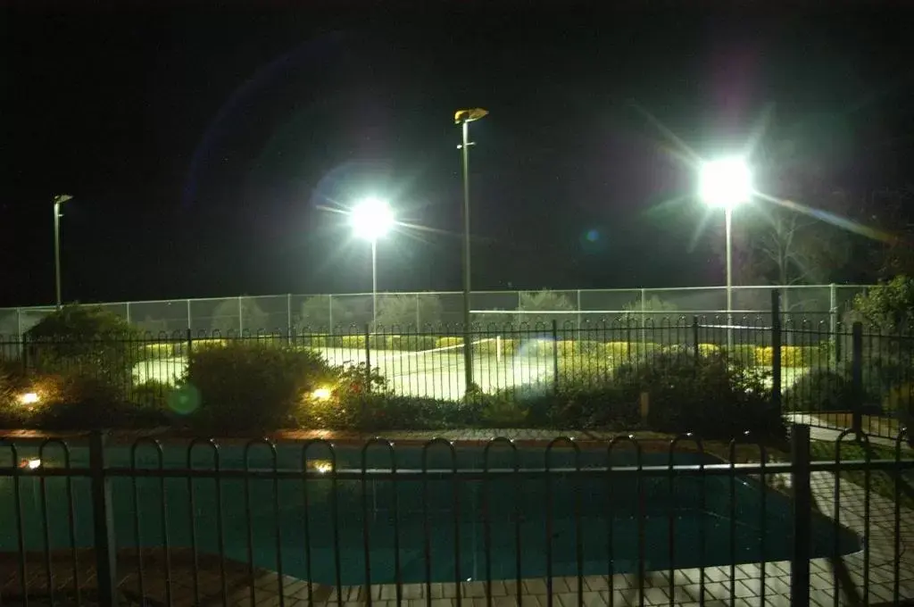 Tennis court in Pericoe Retreat