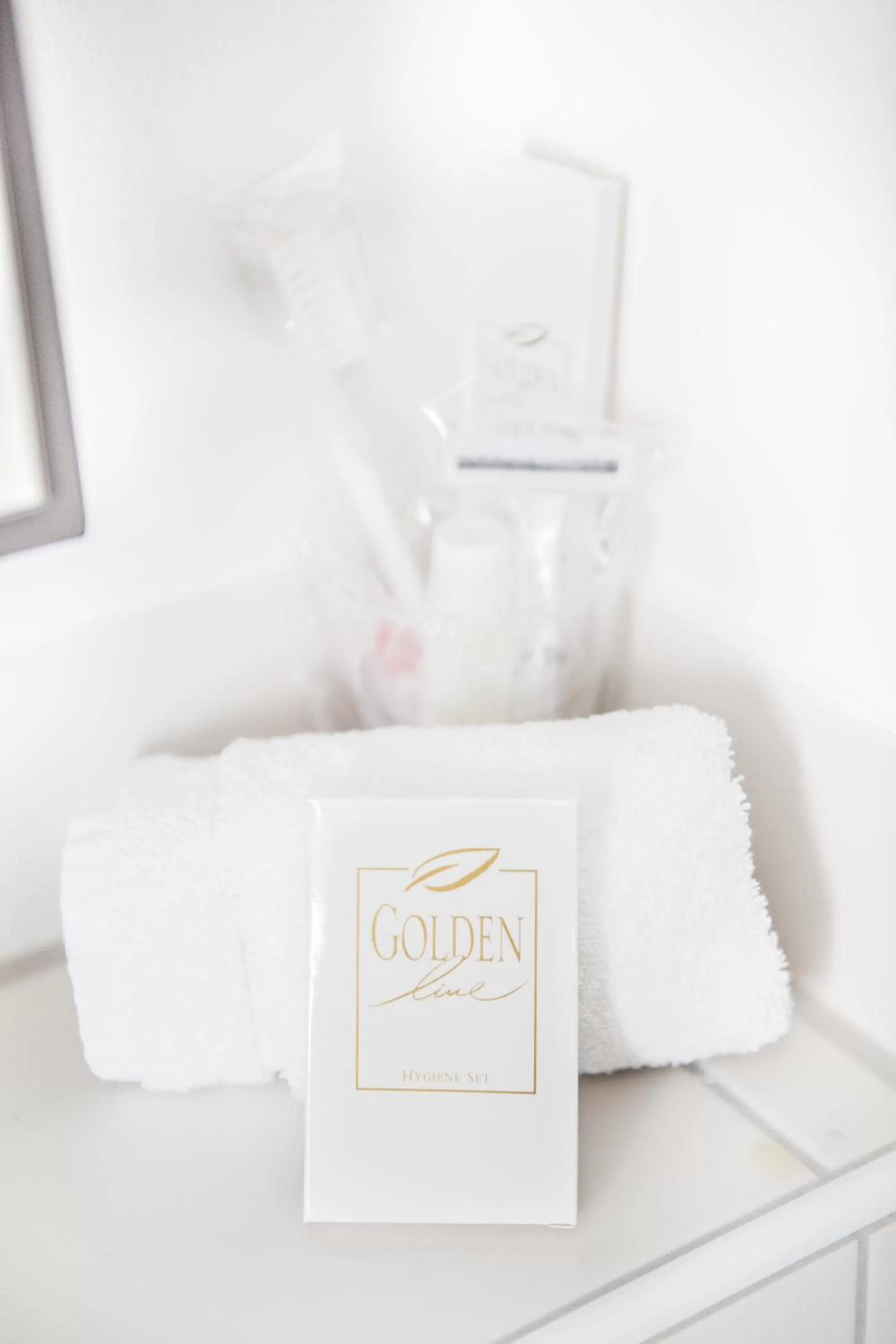 Bathroom, Bed in Luxstay Friedberg - Self-Check-In