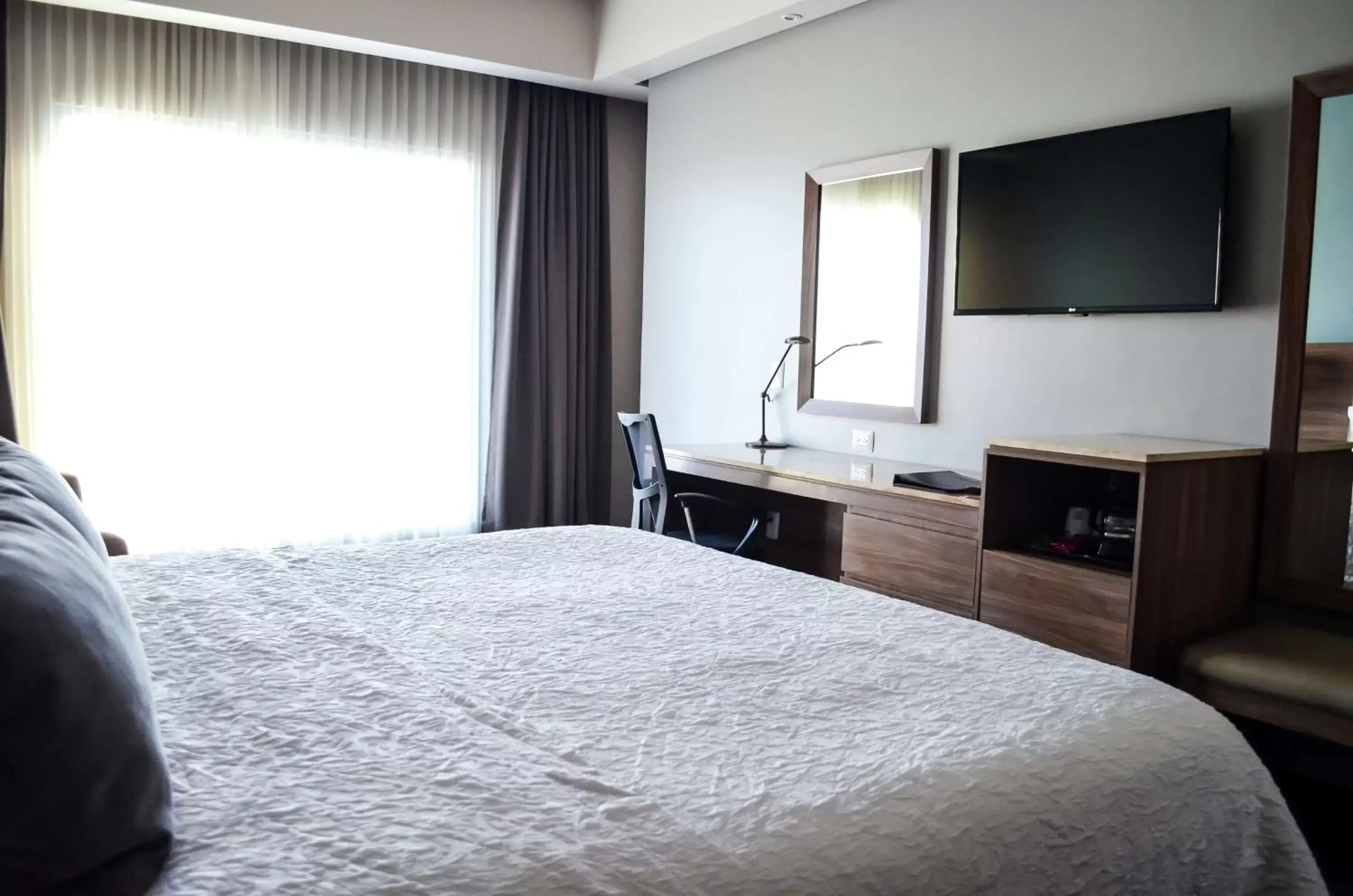 Bedroom, Bed in Hampton Inn by Hilton Durango